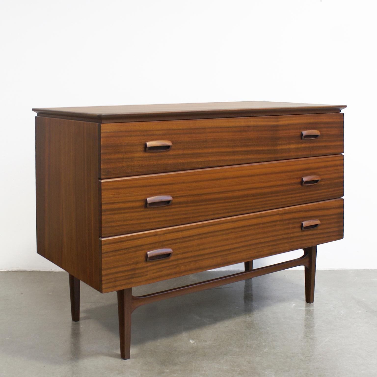1960s modern Portuguese chest of drawers from Olaio Portuguese factory. This piece was designed by José Espinho and belongs to 
