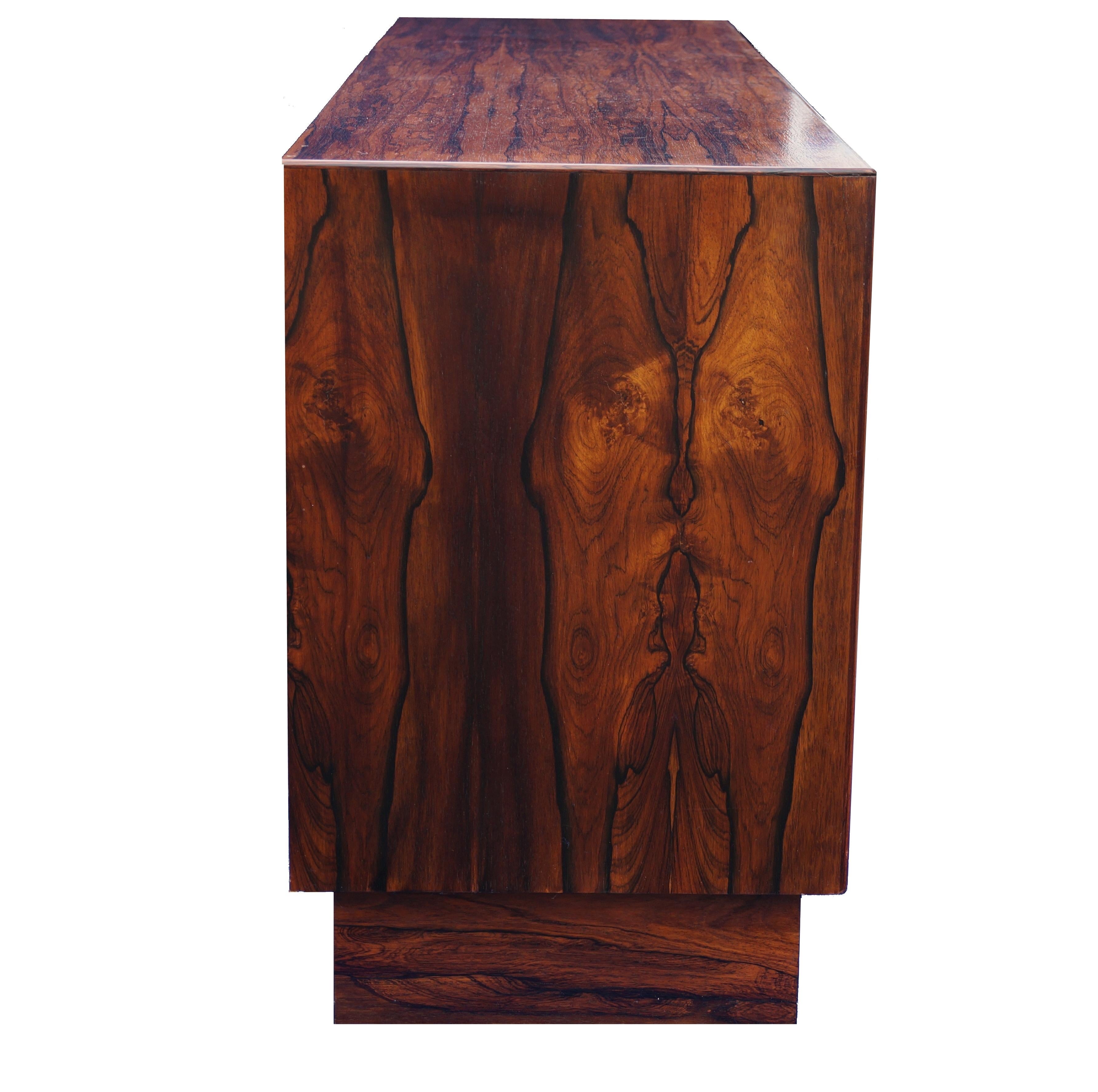 Veneer Scandinavian Modern Rosewood 8 Drawer Dresser Sideboard Chest Westnofa Norway For Sale