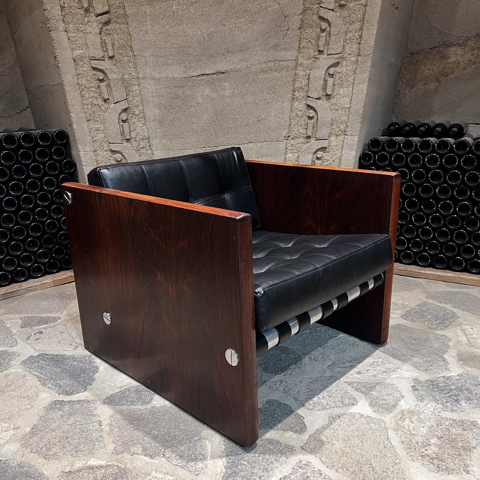 1960s Modern Rosewood Leather Club Chair Brasilianischer Stil von Sergio Rodrigues (Unbekannt) im Angebot