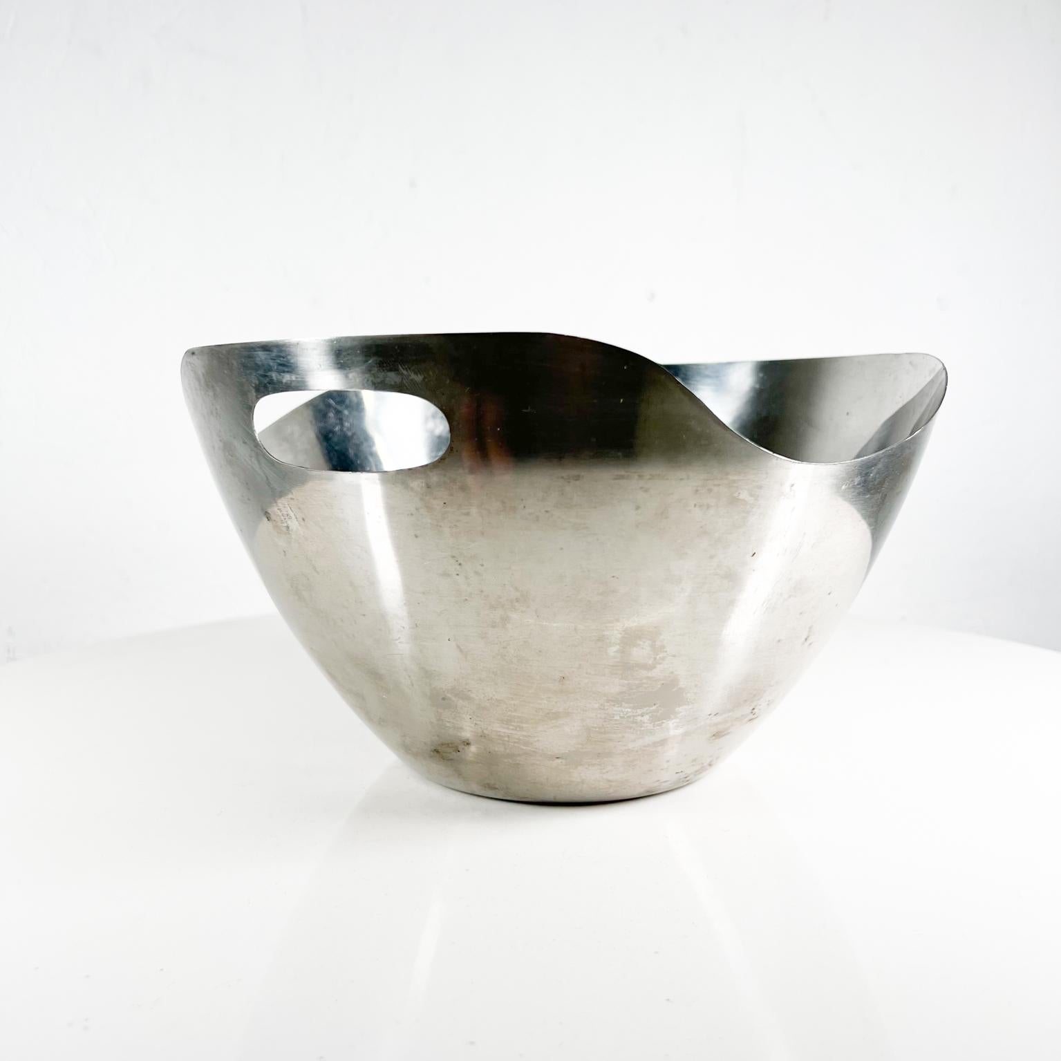 metal salad bowl