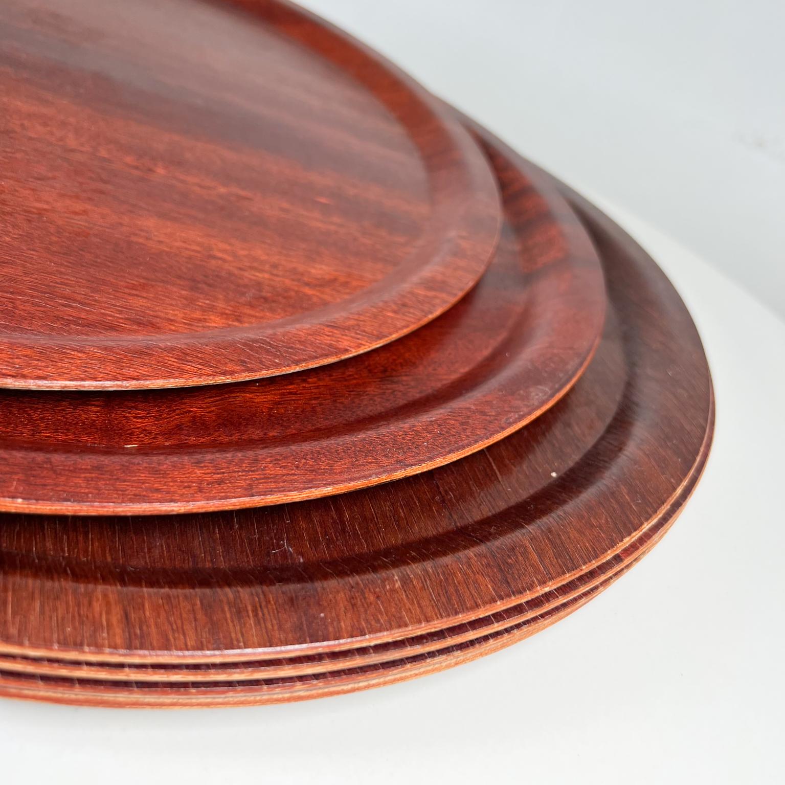 Mid-20th Century 1960s Modern Set of Six Round Serving Plates Bent Plywood