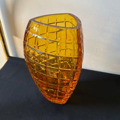 Vase belge moderniste en verre ambré du Val Saint Lambert, années 1960