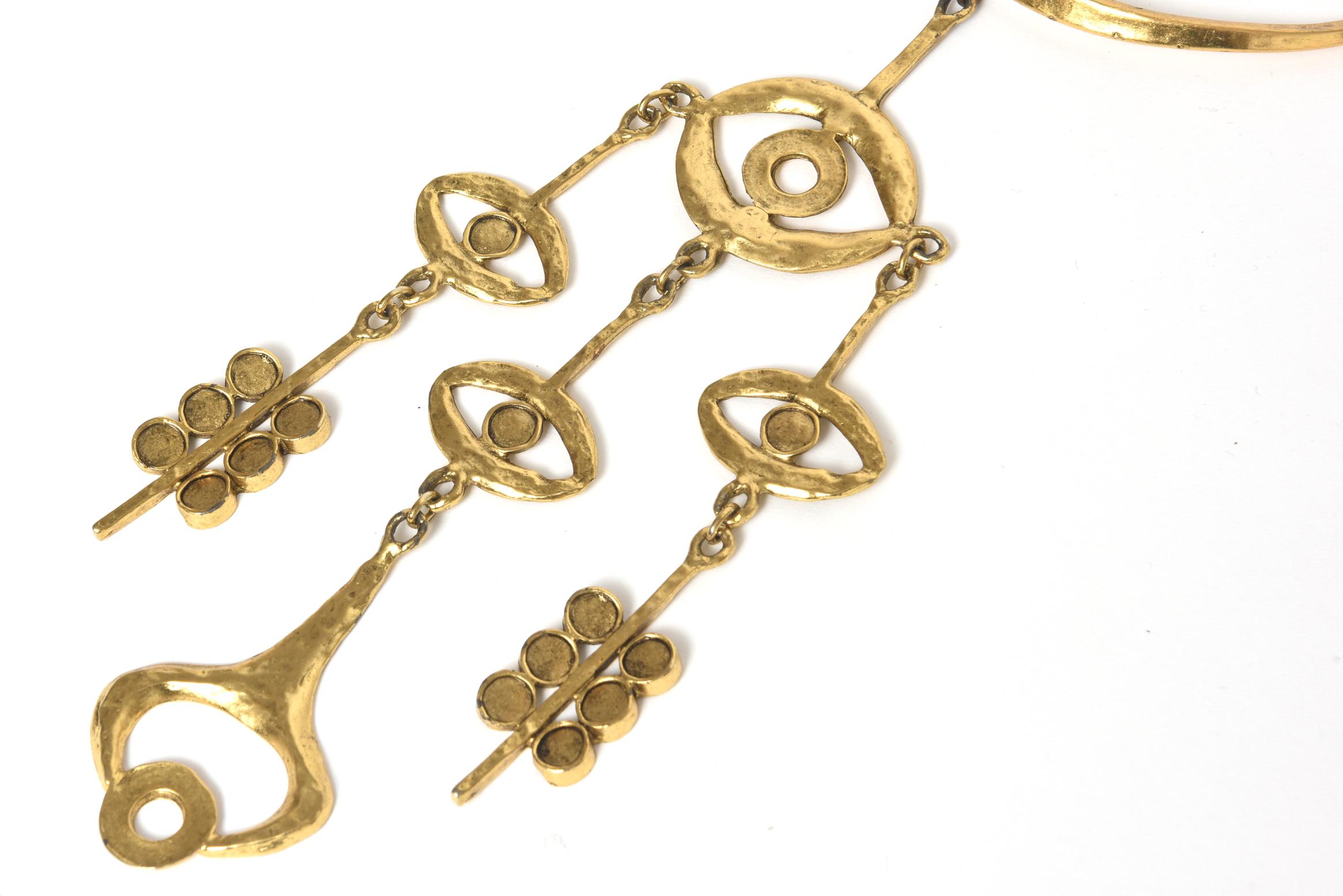 1960er Jahre Modernistische Halskette im Kleopatra-Stil Brutalistische Evil Eye Drop Gold Statement-Halskette im Zustand „Gut“ im Angebot in Miami Beach, FL
