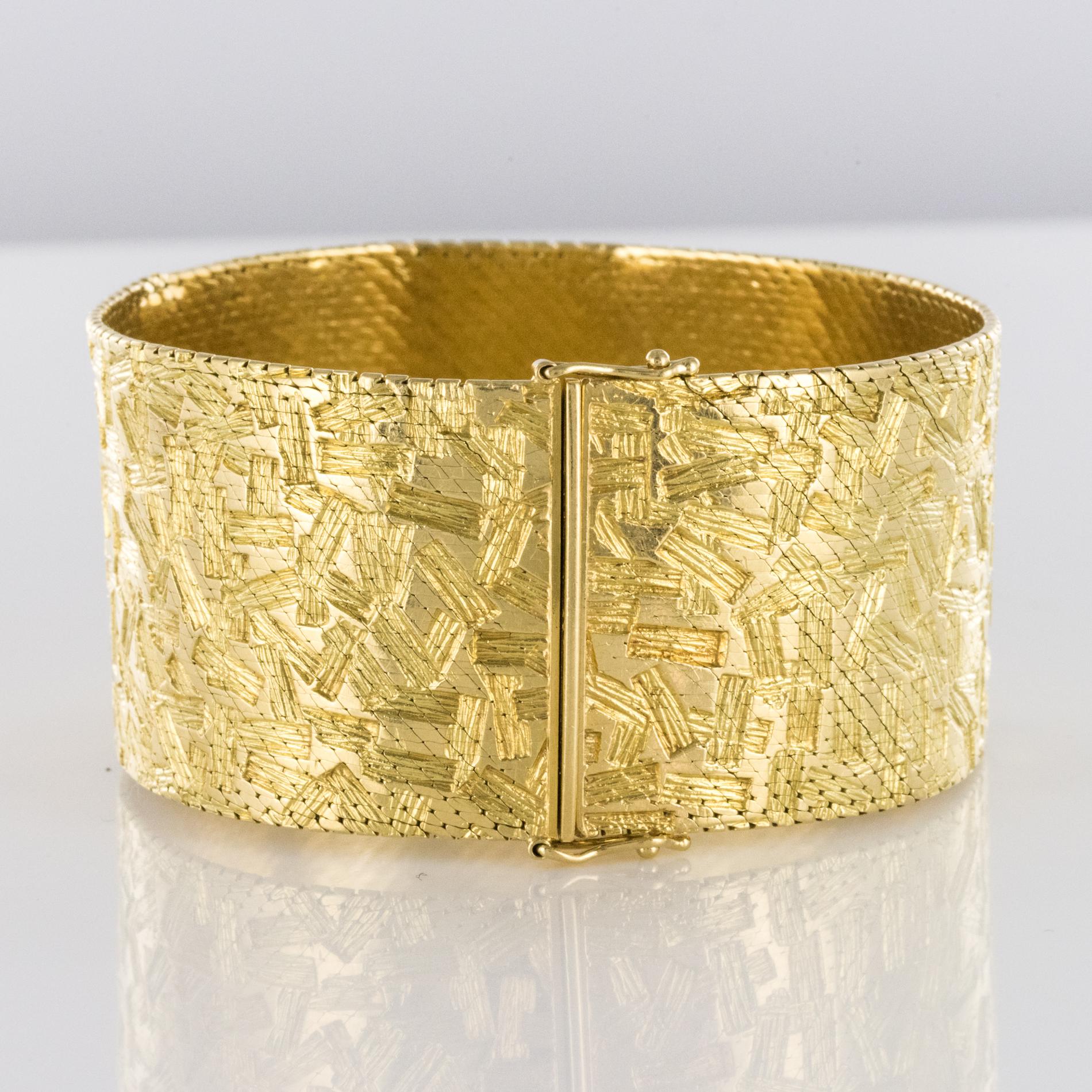 Retro 1960s Modernist Decor 18 Karat Yellow Gold Ribbon Bracelet For Sale