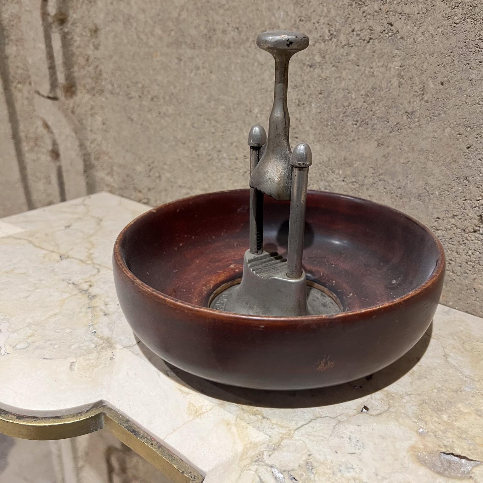 Bol à noix moderniste des années 1960 + Nutcracker USA Patent en vente 6