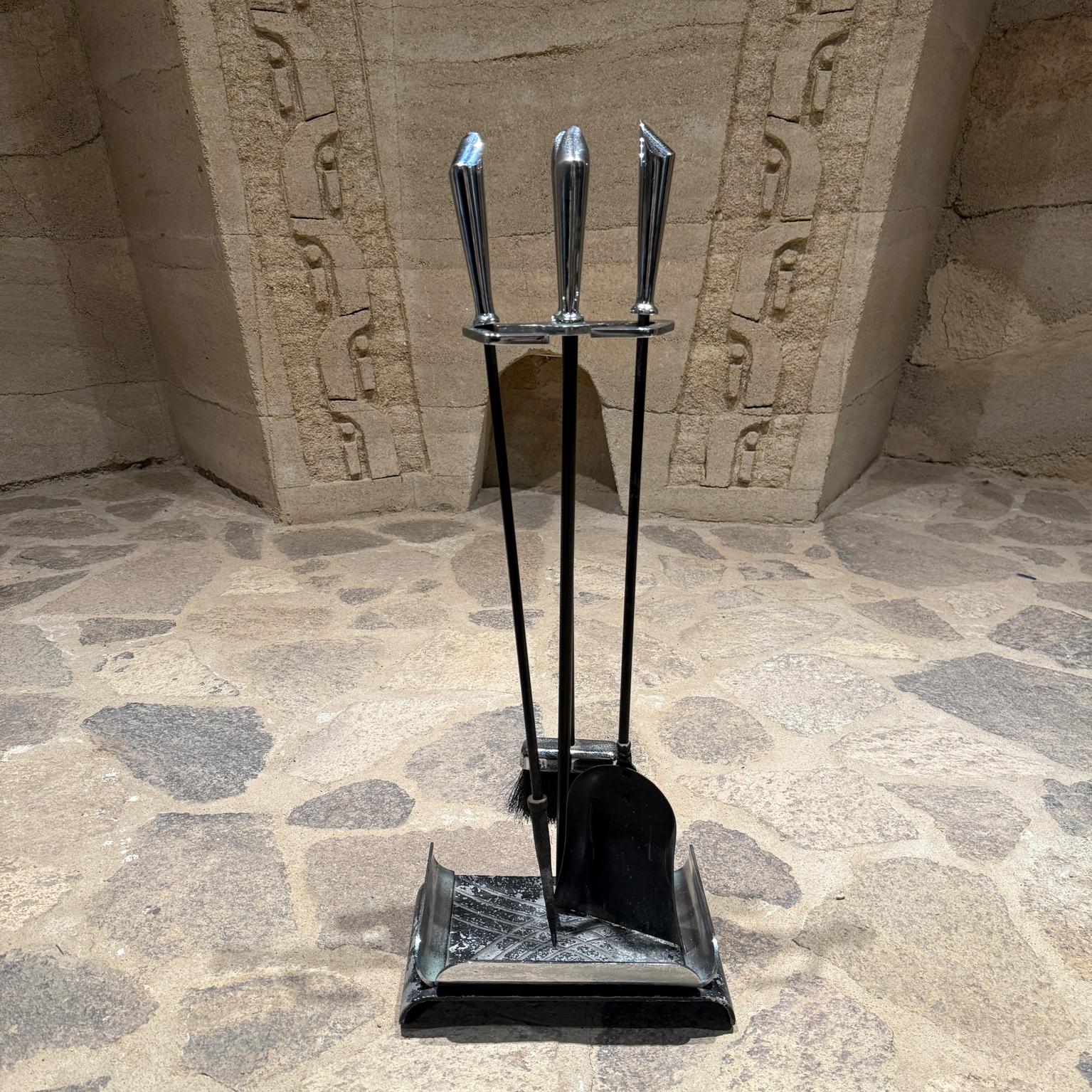 1960s Modernist Fireplace Tool Set In Good Condition For Sale In Chula Vista, CA
