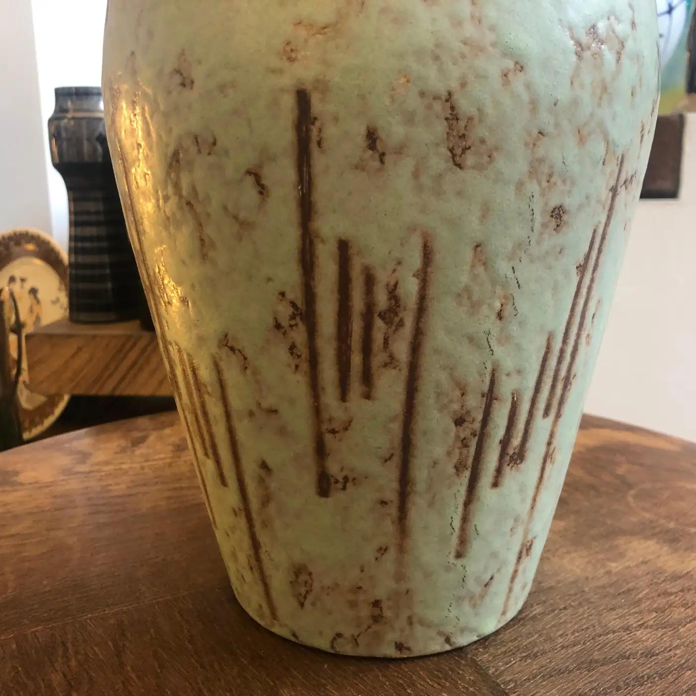 Tedesco Vaso tedesco modernista in ceramica verde degli anni '60 di Scheurich in vendita