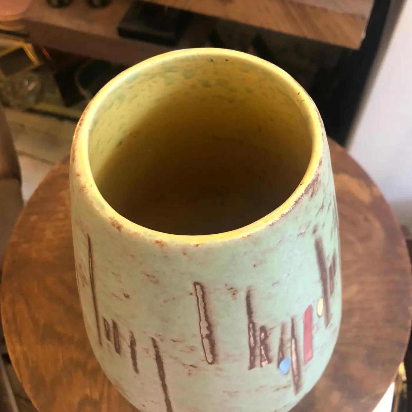Ceramica Vaso tedesco modernista in ceramica verde degli anni '60 di Scheurich in vendita