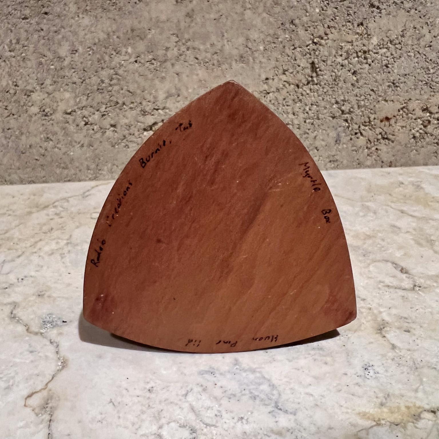 Caja de madera pequeña de pino de Huon modernista de los años 60 en Bueno estado para la venta en Chula Vista, CA