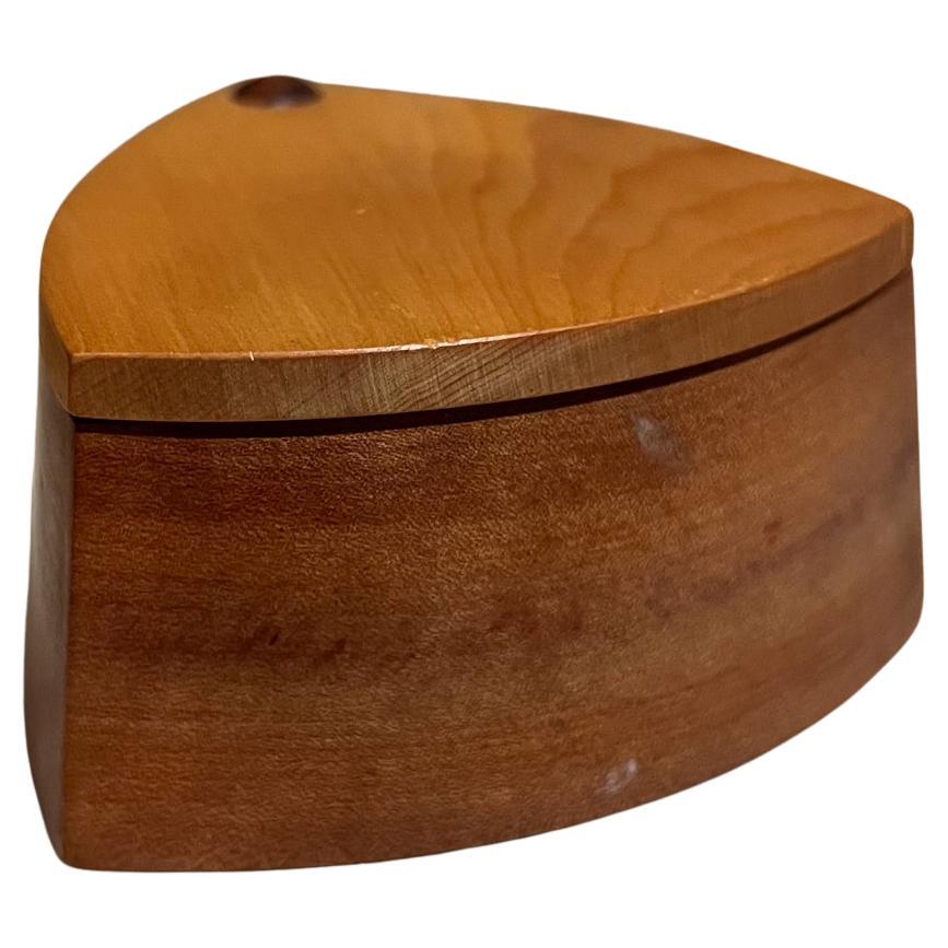 Caja de madera pequeña de pino de Huon modernista de los años 60