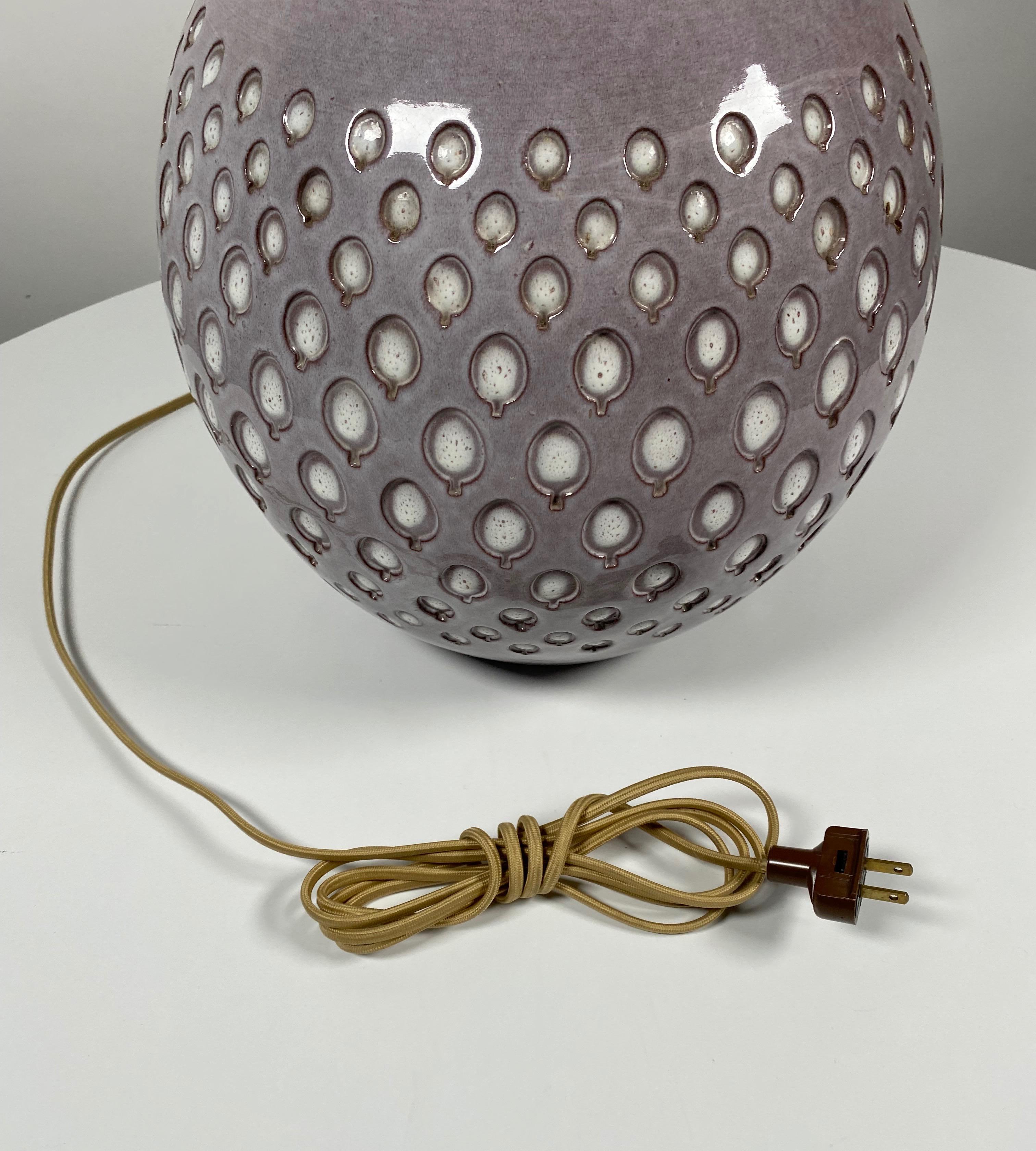 Fatto a mano Tavolo in ceramica italiana modernista degli anni '60 attribuito ad Aldo Londi per Bittossi in vendita