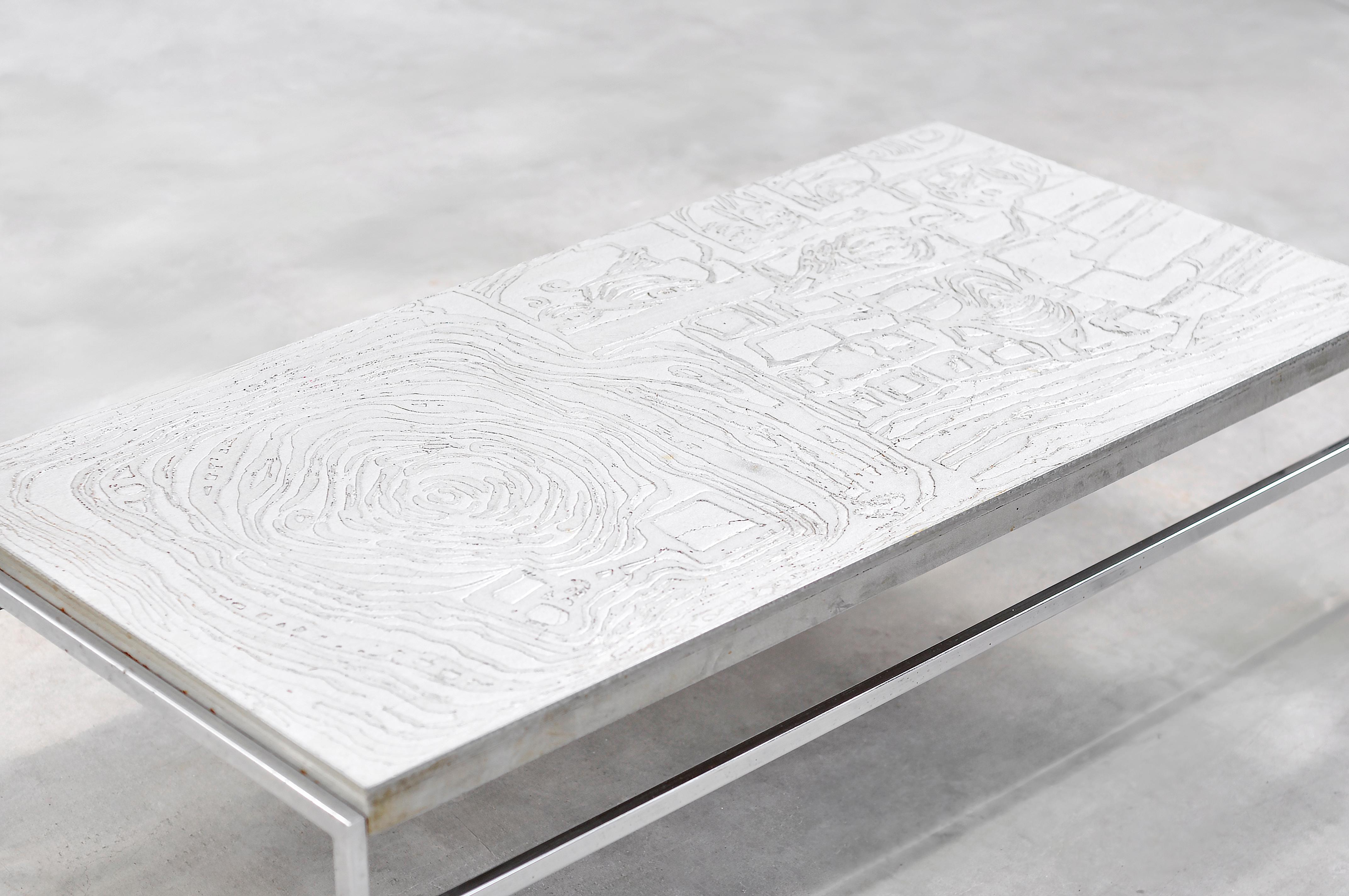 Mid-Century Modern Table basse moderniste en métal gravé des années 1960 en vente
