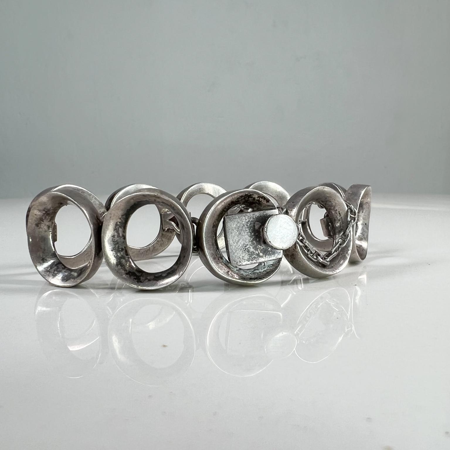 Mexican 1960s Modernist Silversmith Antonio Pineda Sterling Silver Circles Link Bracelet