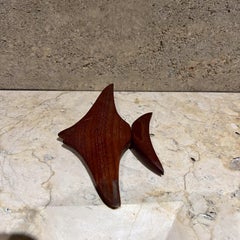 Apribottiglie modernista anni '60 in teak a forma di pesce