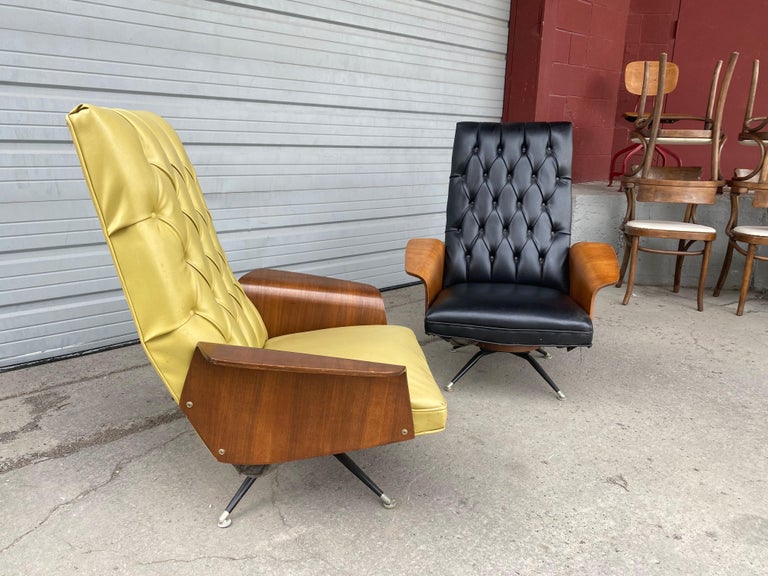 Mid-Century Modern 1960s Modernist Tilt / Swivel Lounge Chairs designed by Murphy Miller, Plycraft For Sale