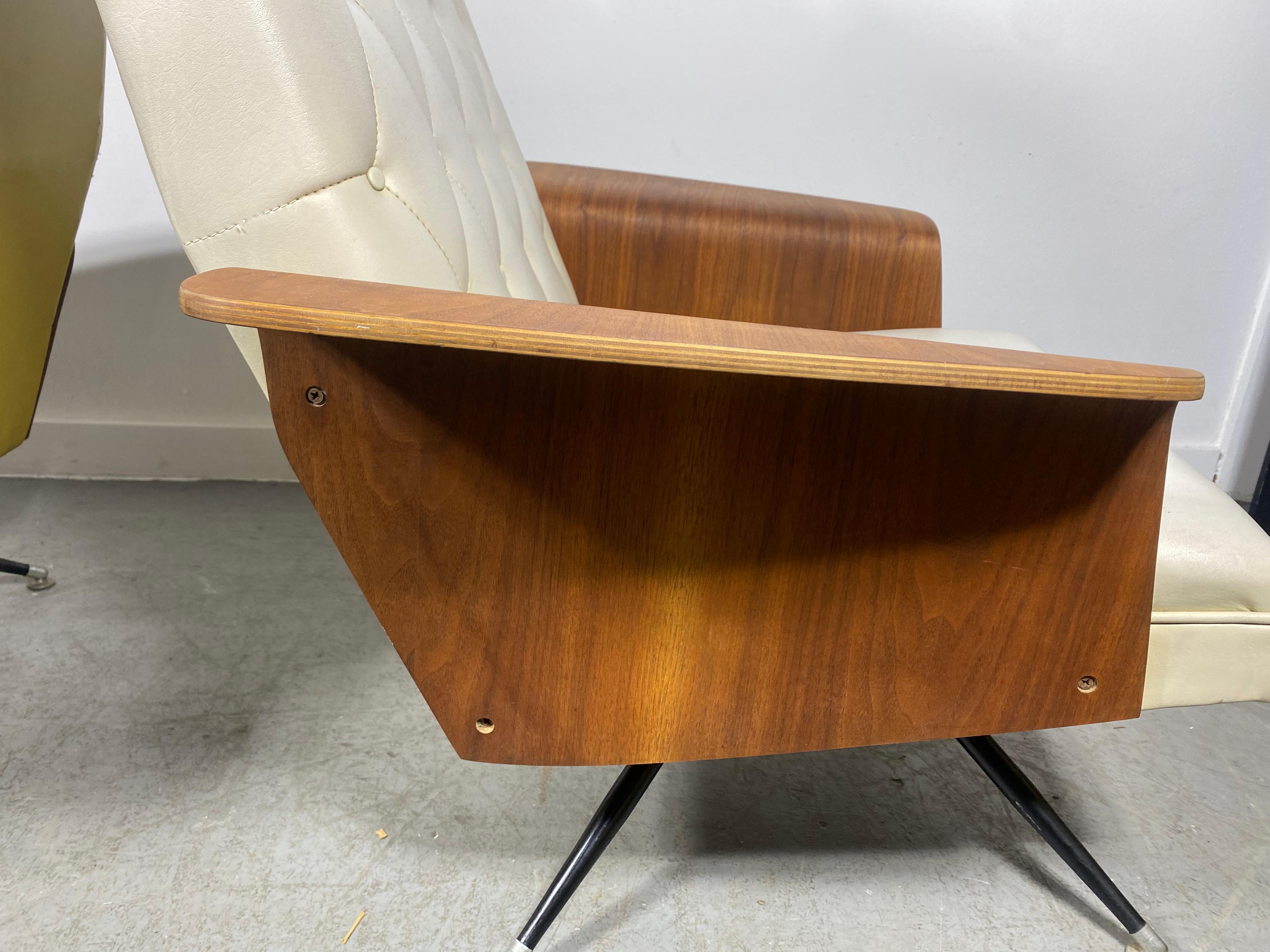 Metal 1960s Modernist Tilt / Swivel Lounge Chairs Designed by Murphy Miller, Plycraft For Sale
