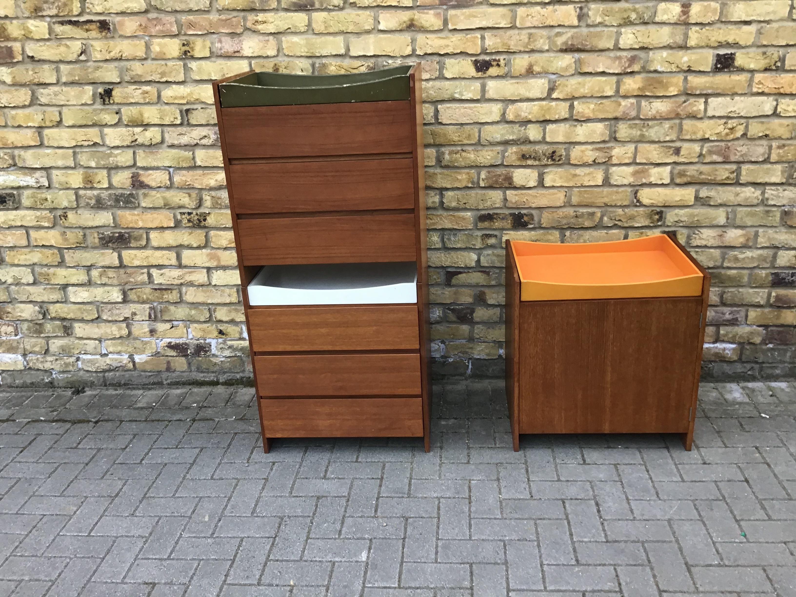 modular desk with drawers