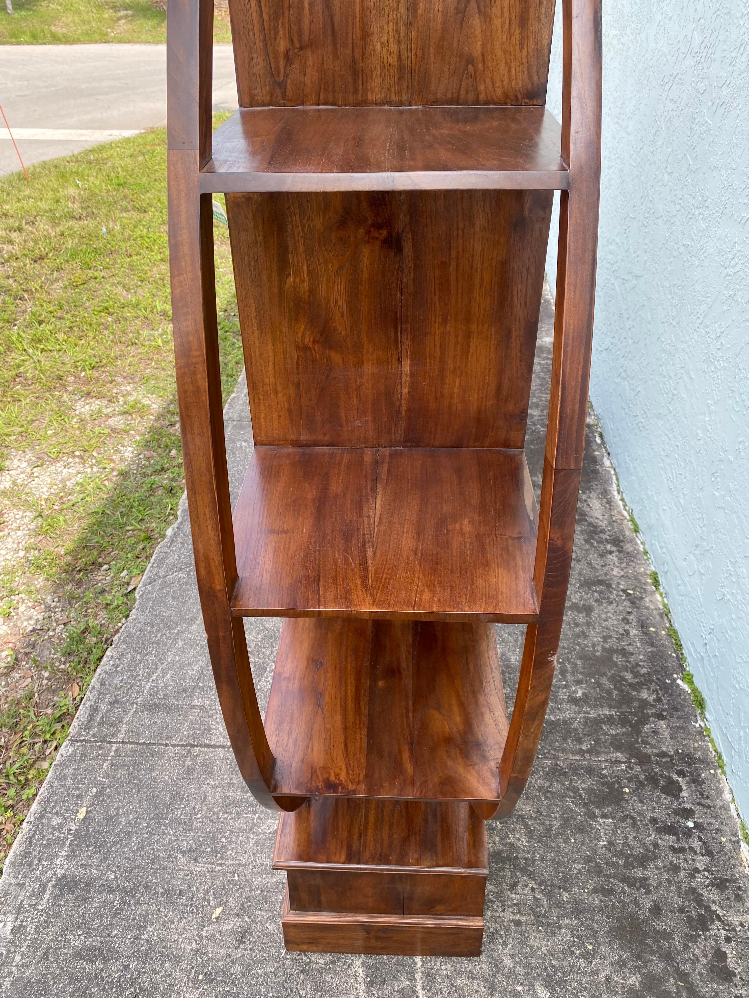 1960 McCobb Modular Walnut Sculptural Etagere Shelves Display Cabinet  en vente 2