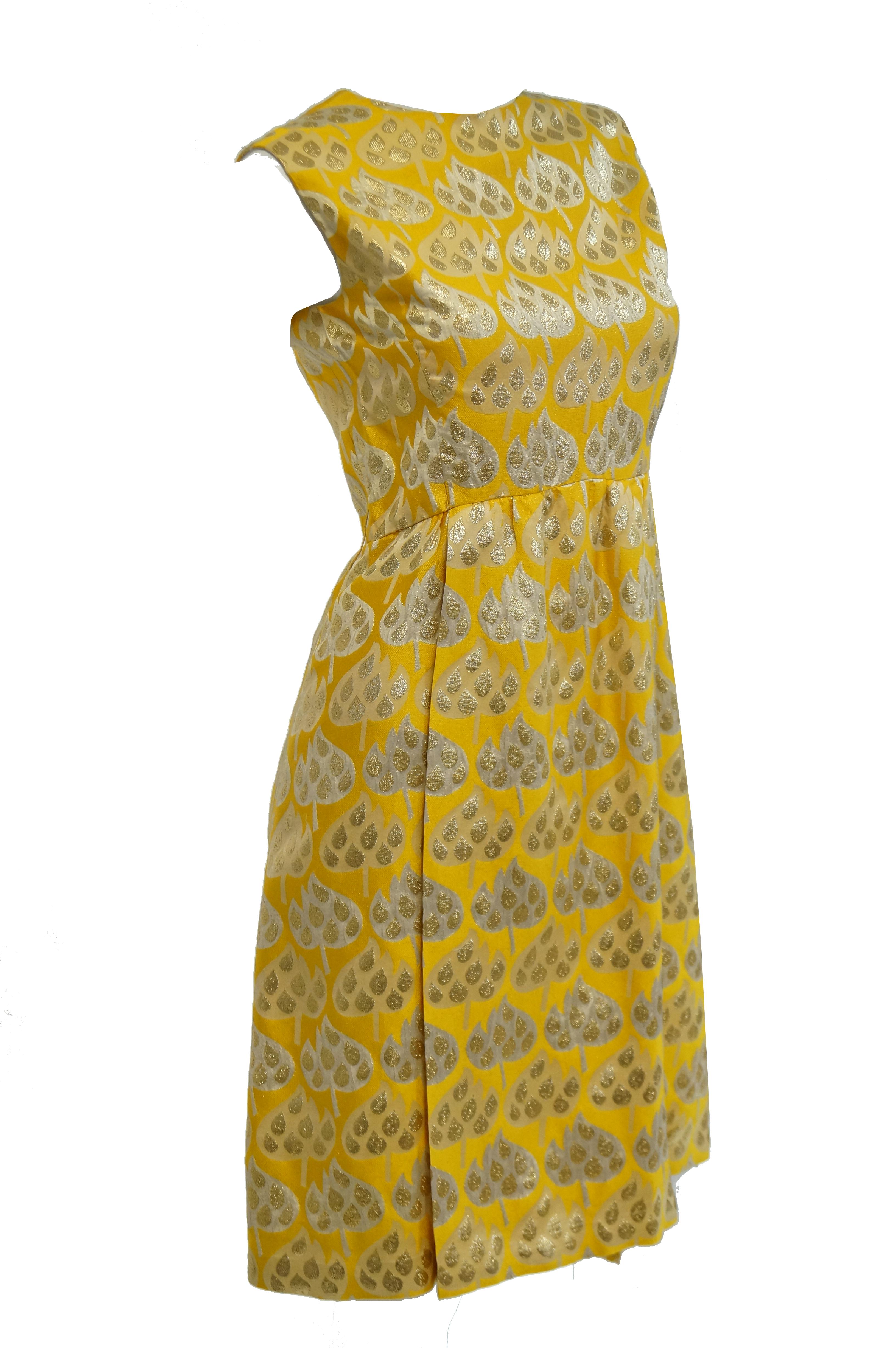 1960s Mollie Parnis Gold and Yellow Leaf Print Cocktail Dress In Excellent Condition For Sale In Houston, TX