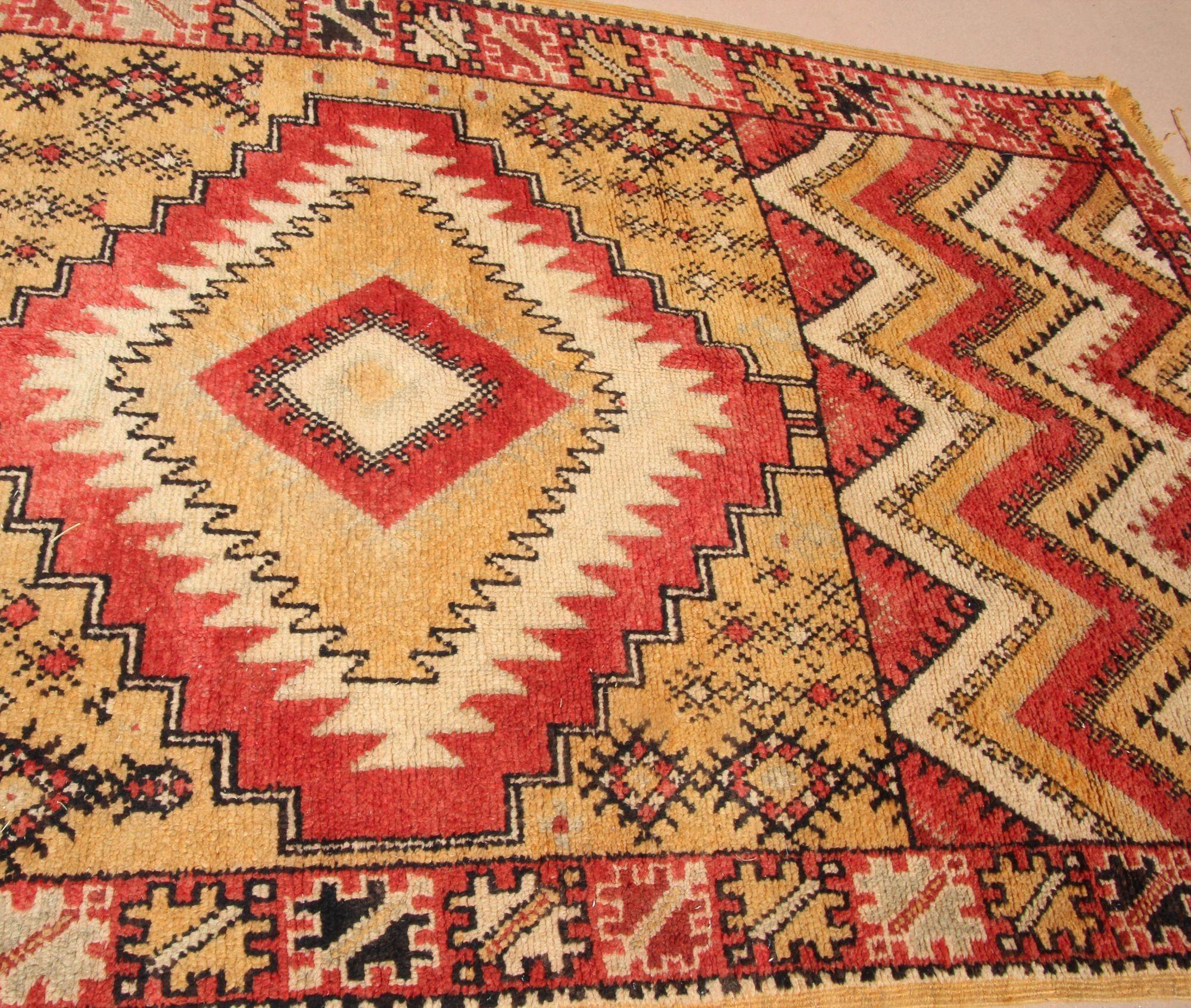 1960s Moroccan authentic Berber Rug Orange Yellow and Ivory 10 ft x 5ft. For Sale 3
