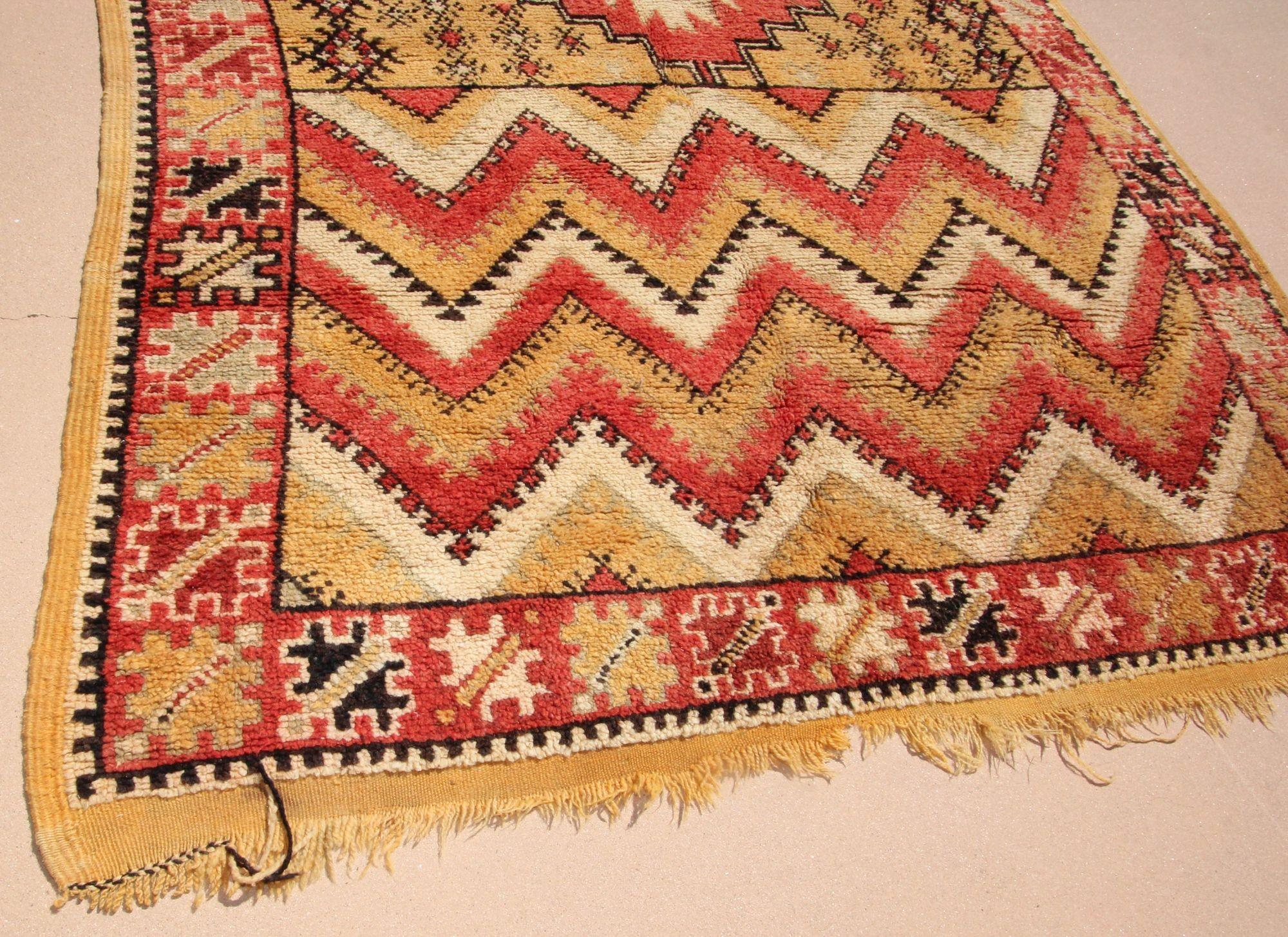 1960s Moroccan authentic Berber Rug Orange Yellow and Ivory 10 ft x 5ft. For Sale 2