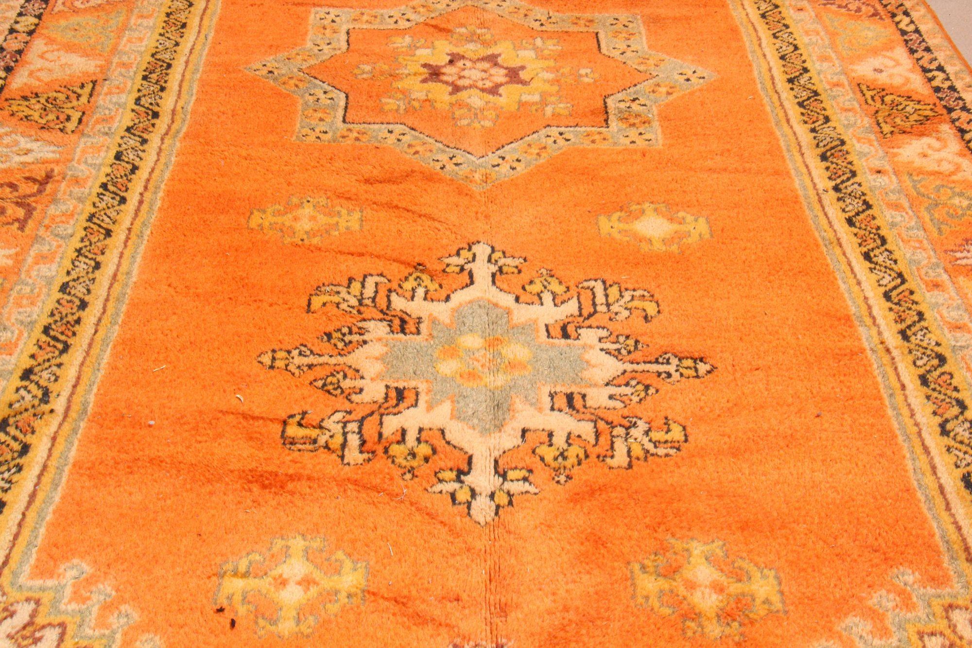 1960er Marokkanischer Berberteppich Gebranntes Orange 16ft lang im Angebot 4