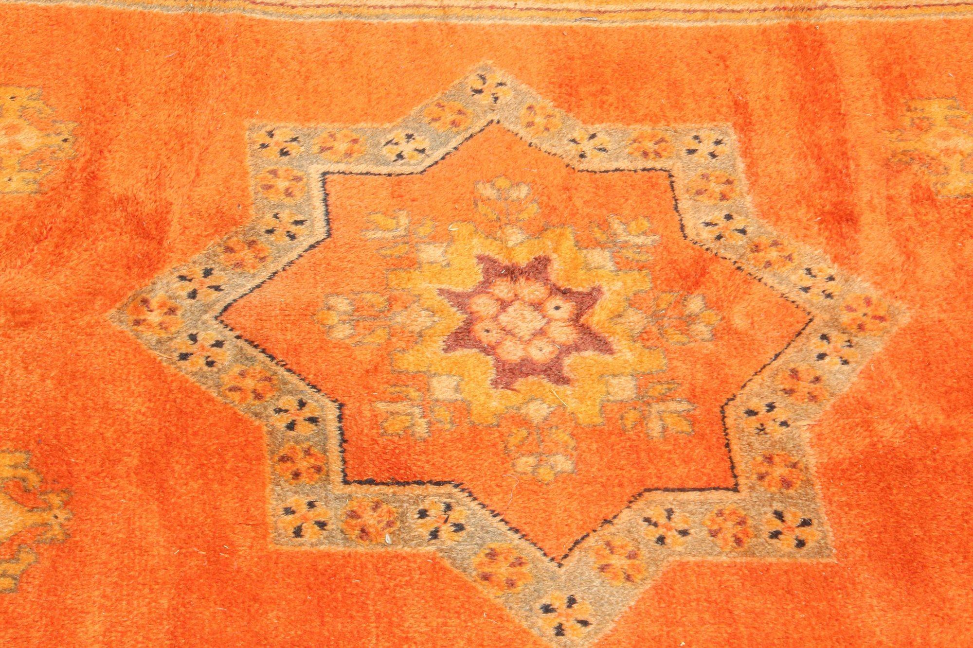 1960er Marokkanischer Berberteppich Gebranntes Orange 16ft lang im Angebot 11