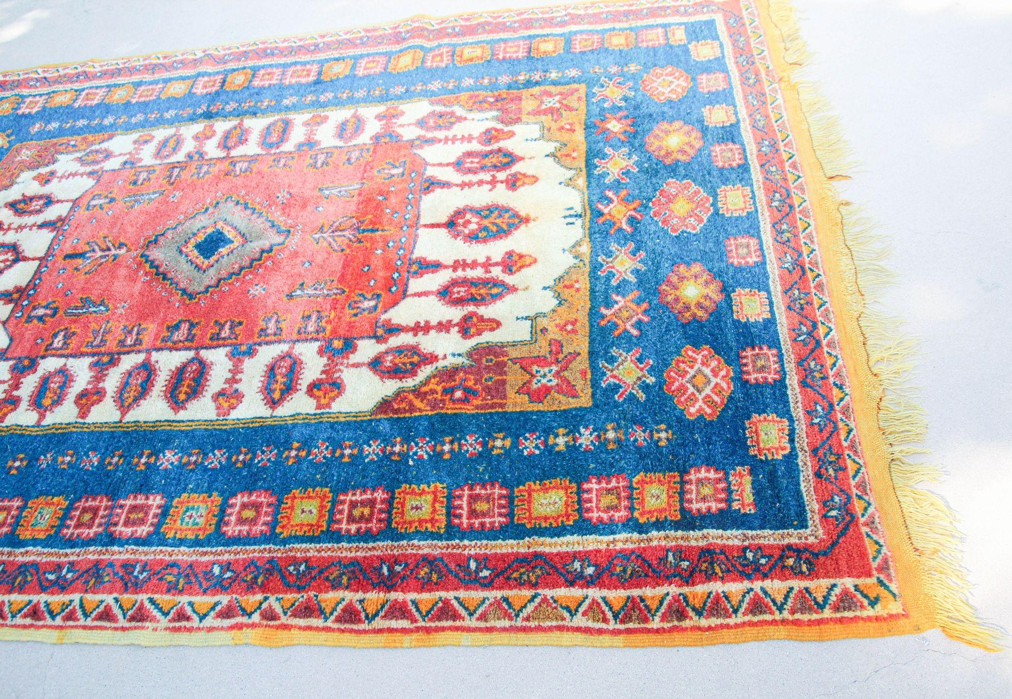 1960s Moroccan Berber Rug in Royal Blue, Pink and Orange Colors For Sale 4