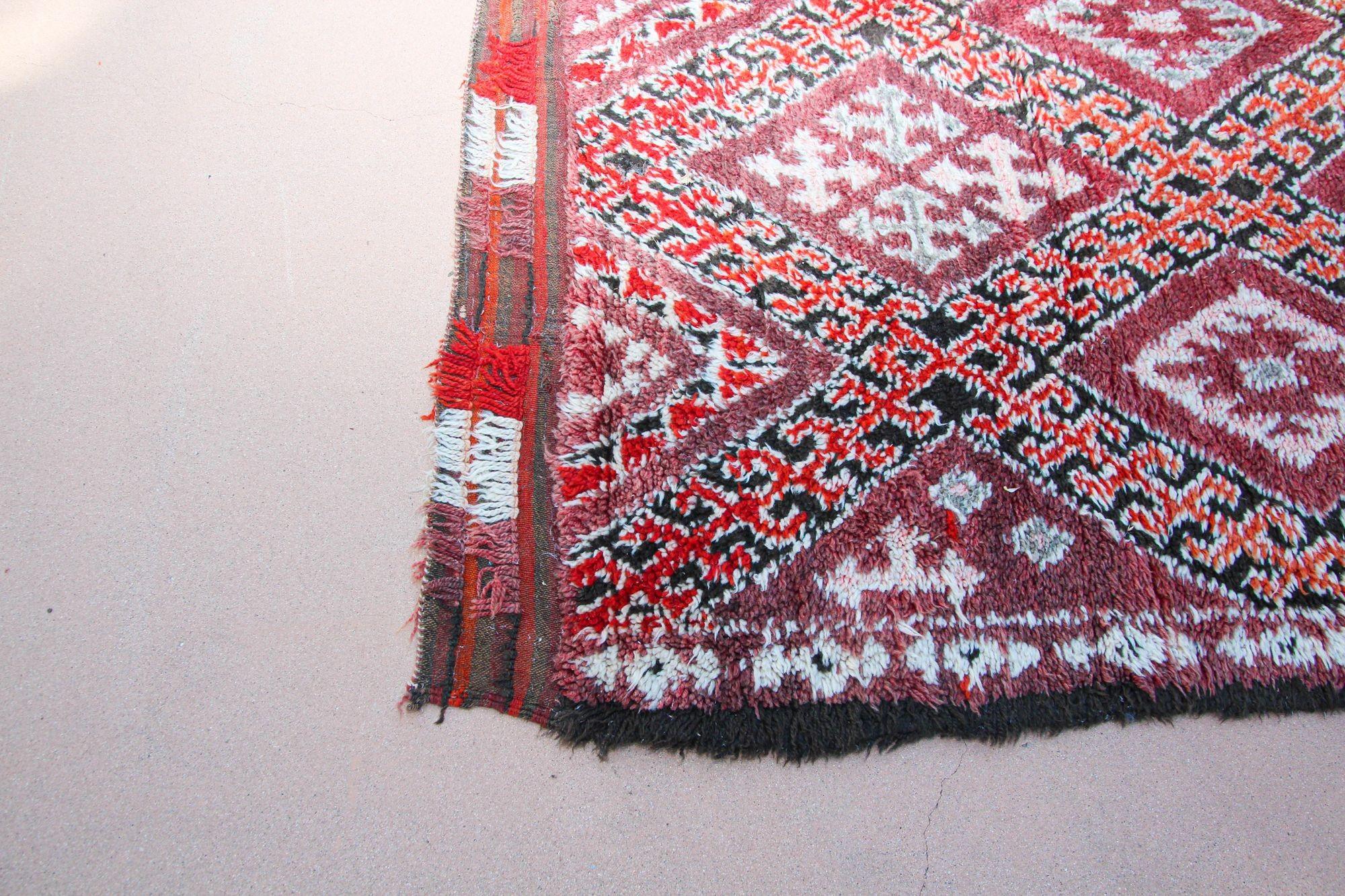 1960s Moroccan Berber Rug Pink Vintage Rehmana Marrakech Carpet For Sale 1