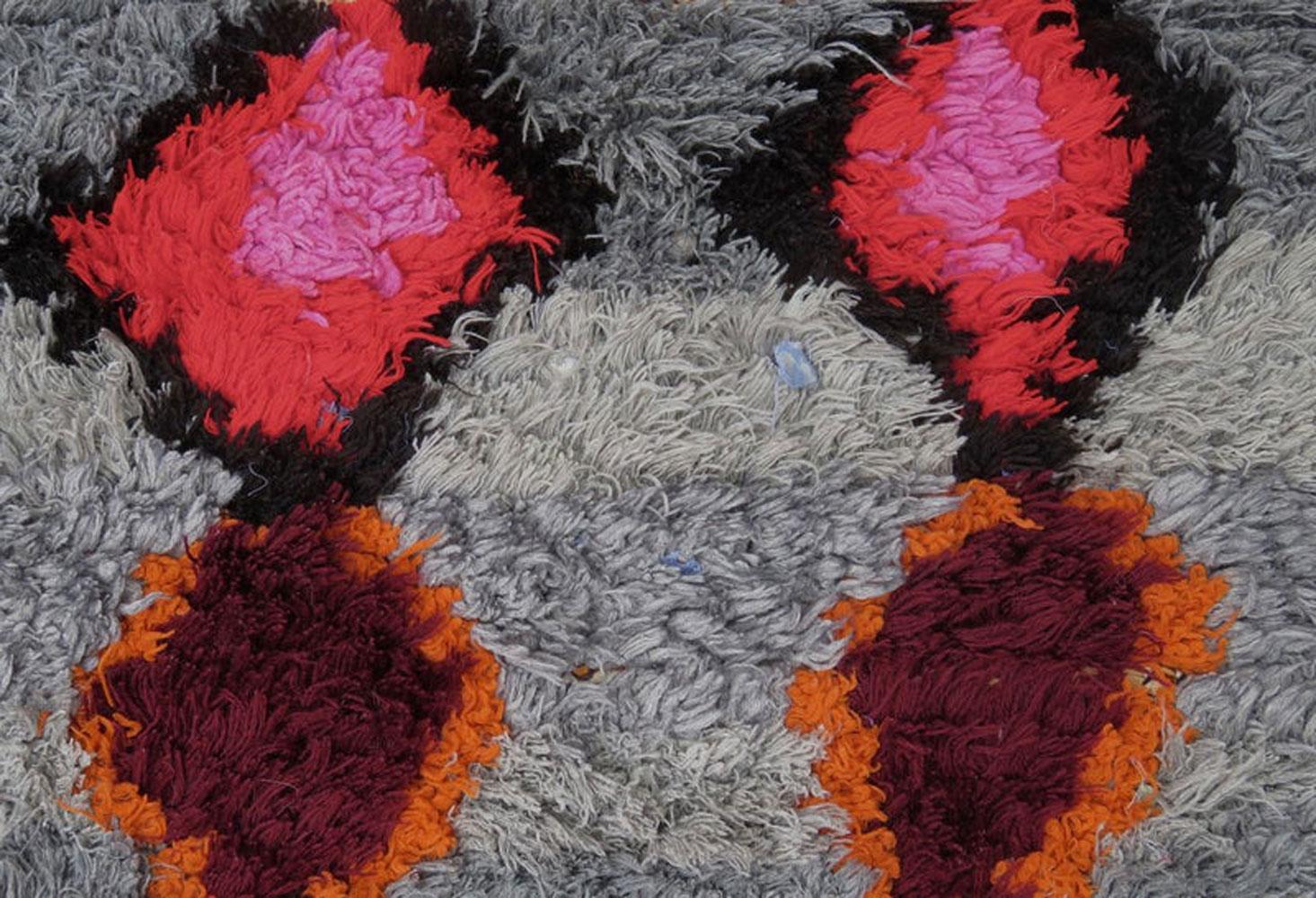 1960s Moroccan Ourika Rug  3'9 x 7'8 In Good Condition For Sale In Los Angeles, CA