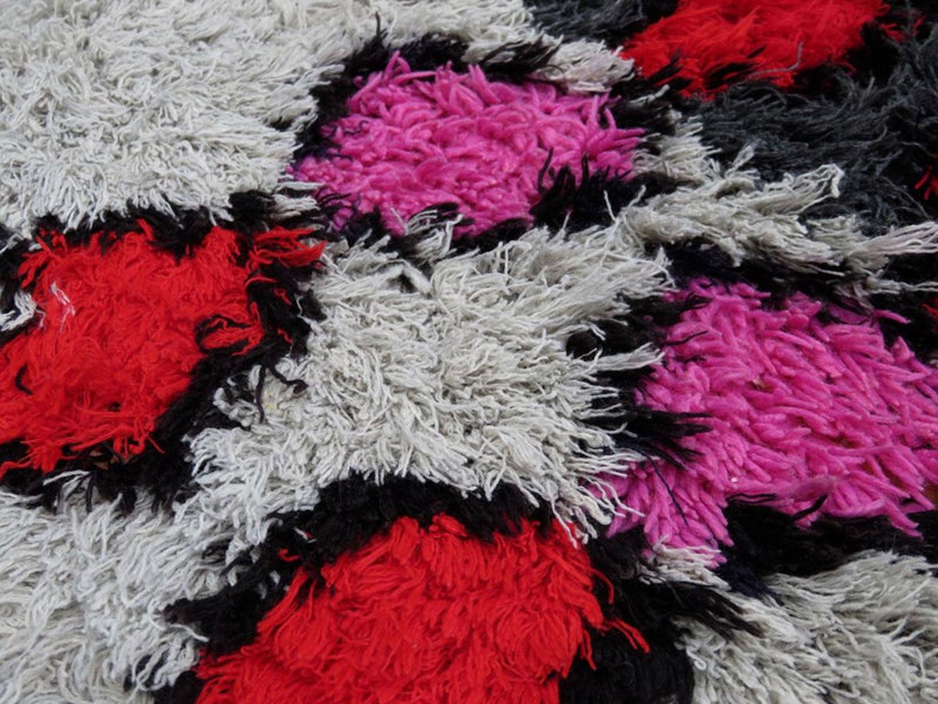 1960s Moroccan Ourika Rug  3'9 x 7'8 For Sale 2
