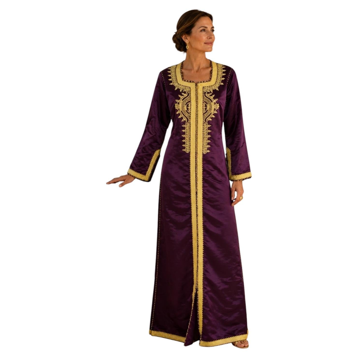 1960s Moroccan Purple Silk Caftan Gold Damask Hand Embroidery For Sale
