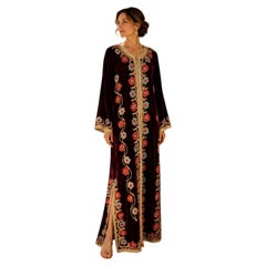Caftan vintage bohème en velours marocain des années 1960, brodé