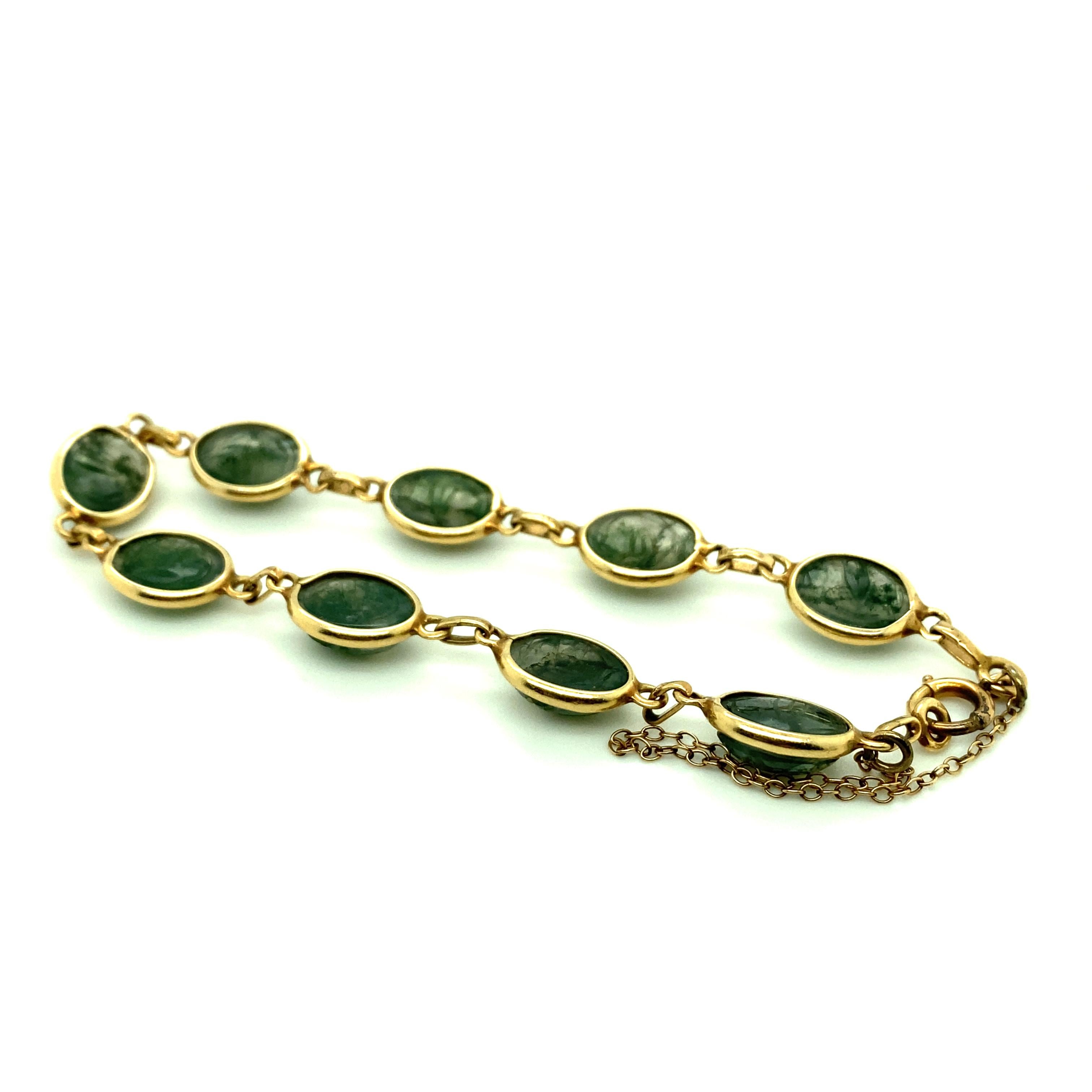 1960er Jahre Moss-Achat geschnitztes Skarabäus-Gliederarmband aus 14 Karat Gold im Zustand „Gut“ in Hicksville, NY