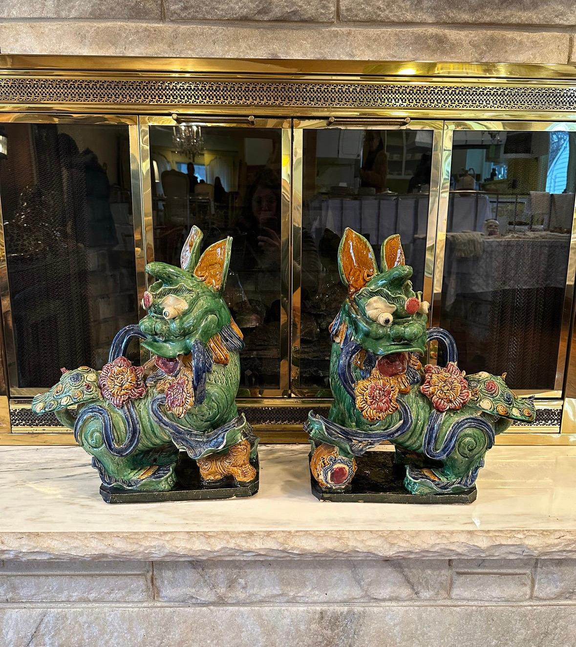 Mid-20th Century 1960s Mother Guardian Foo Dog Pair For Sale