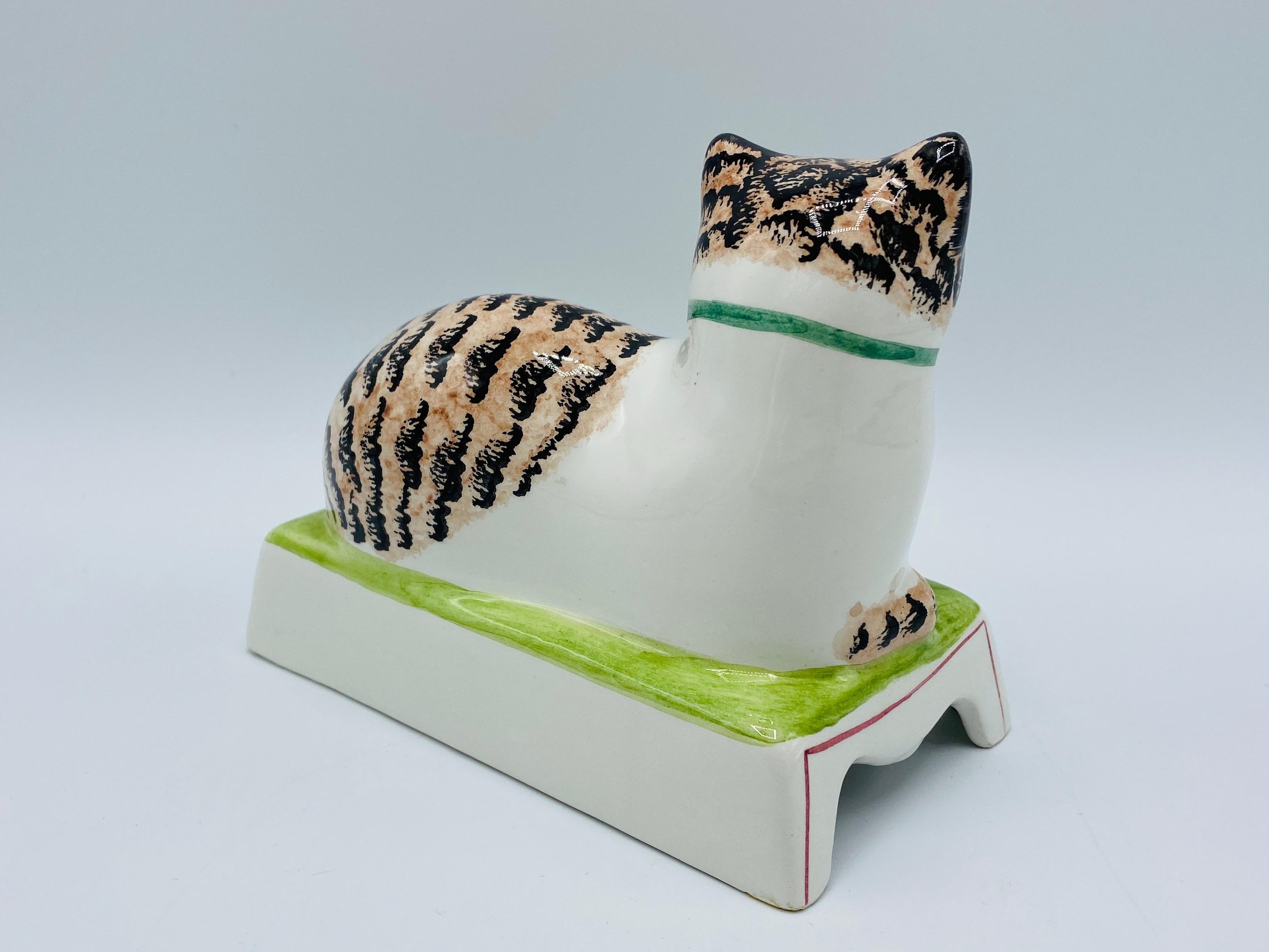 1960s Mottahedeh Italian Ceramic Cat Sculpture In Good Condition In Richmond, VA