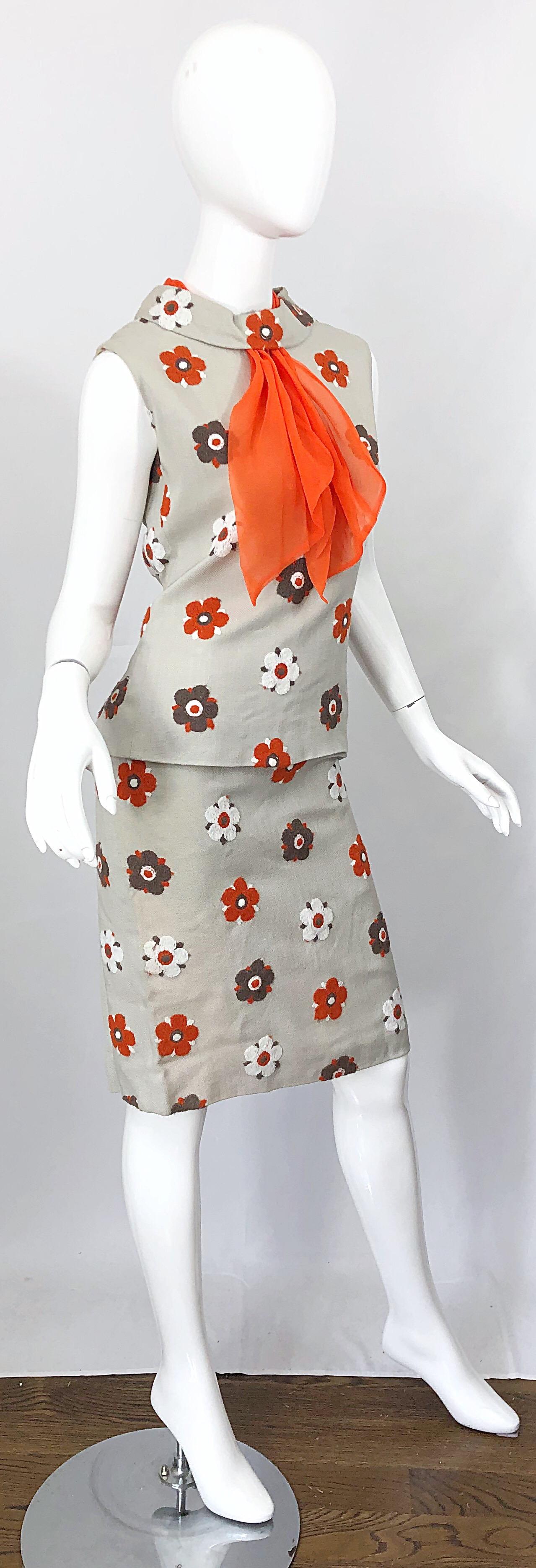 1960s Mr Blackwell Khaki + Orange Linen Embroidered Vintage 60s Shift Dress For Sale 2