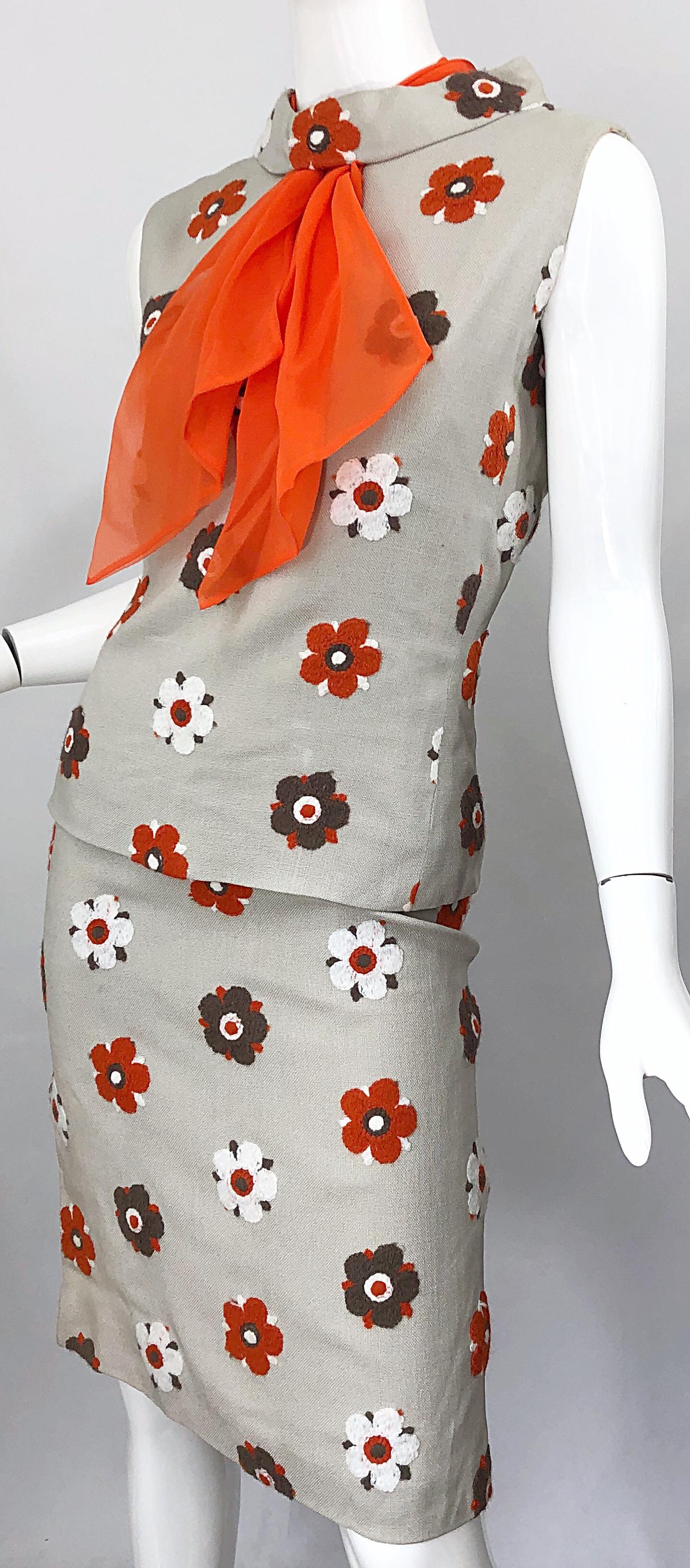 1960s Mr Blackwell Khaki + Orange Linen Embroidered Vintage 60s Shift Dress For Sale 4