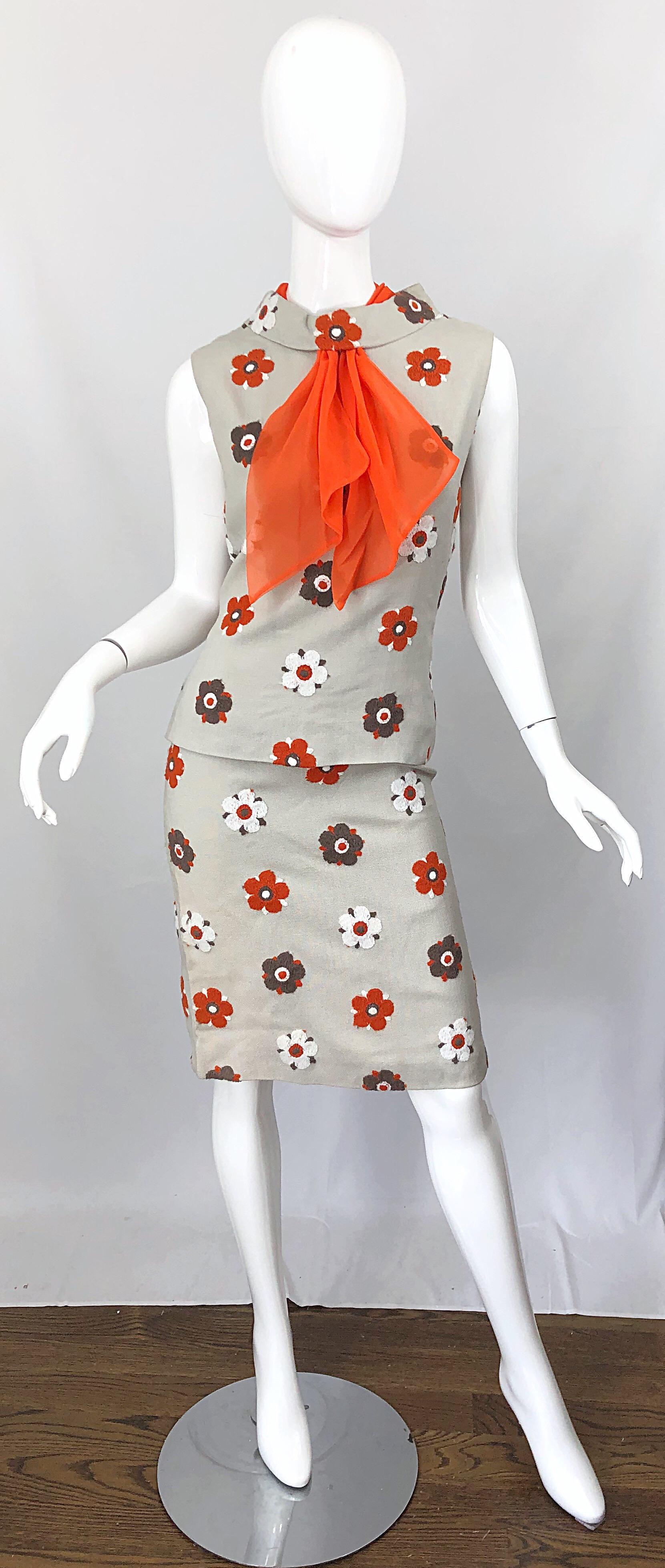 1960s Mr Blackwell Khaki + Orange Linen Embroidered Vintage 60s Shift Dress For Sale 6