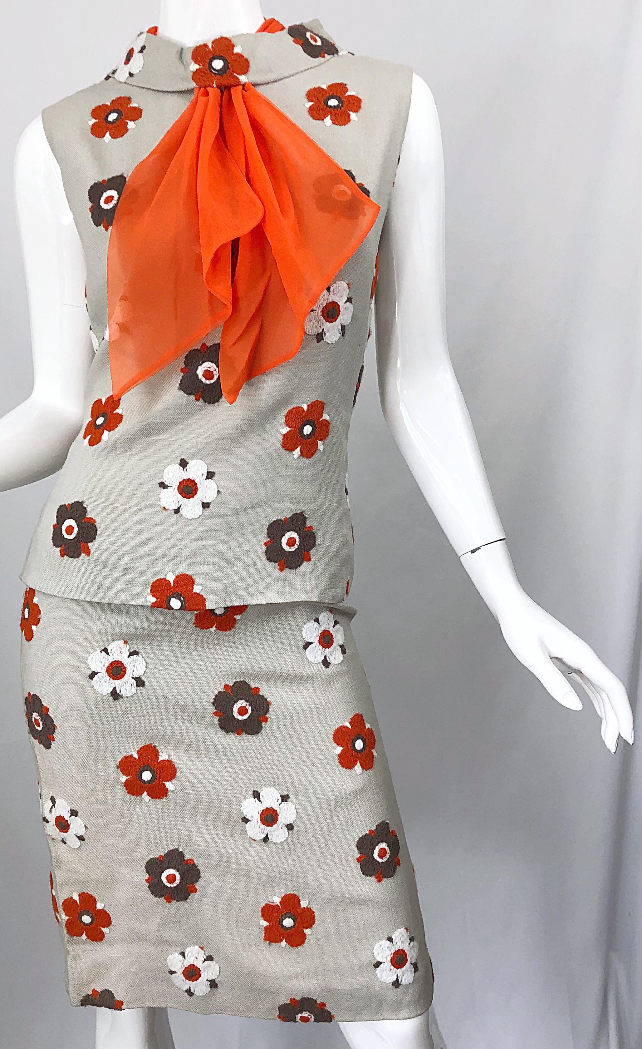 1960s Mr Blackwell Khaki + Orange Linen Embroidered Vintage 60s Shift Dress For Sale 1