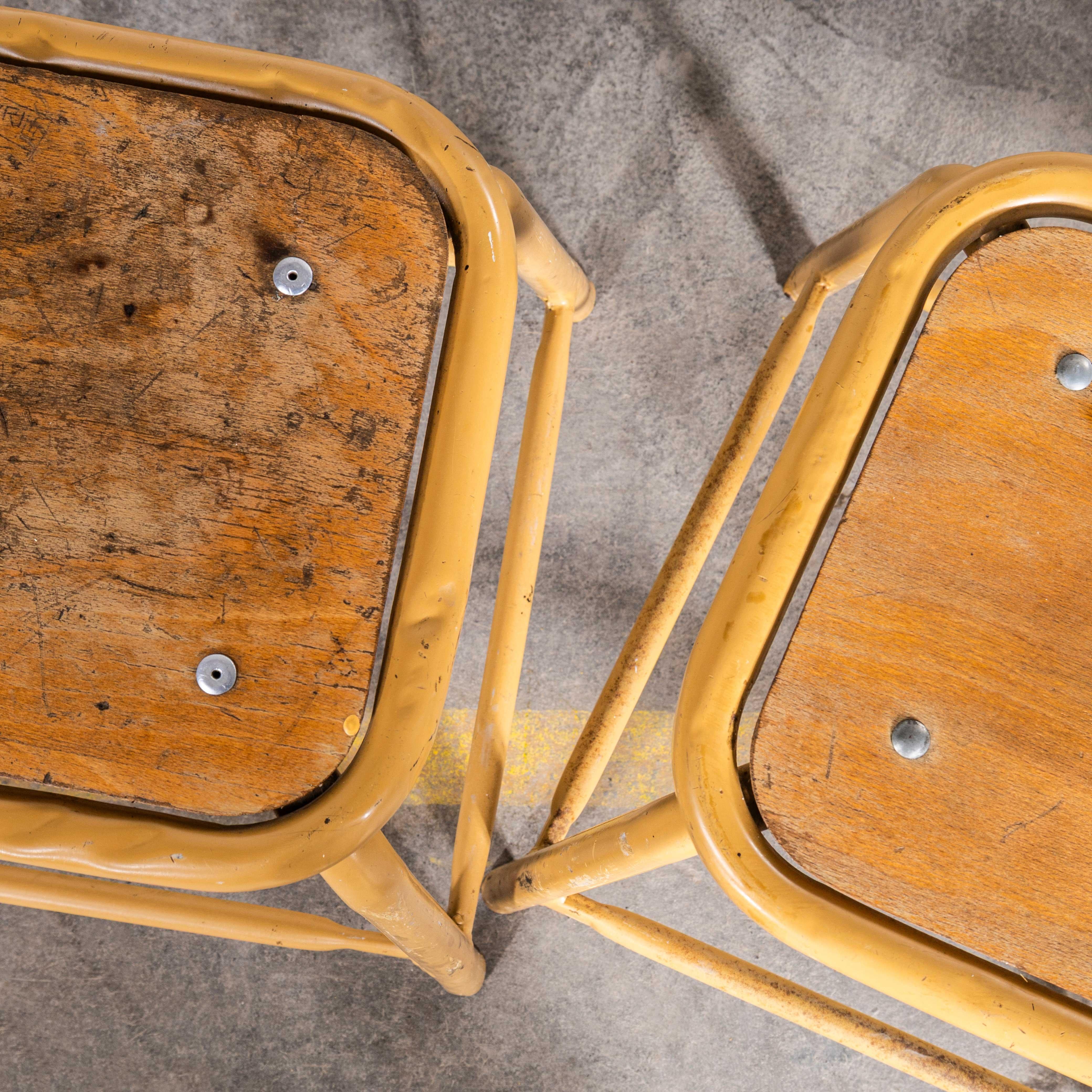 1960's Mullca Low Stacking Stool - Camel - Pair Francés en venta