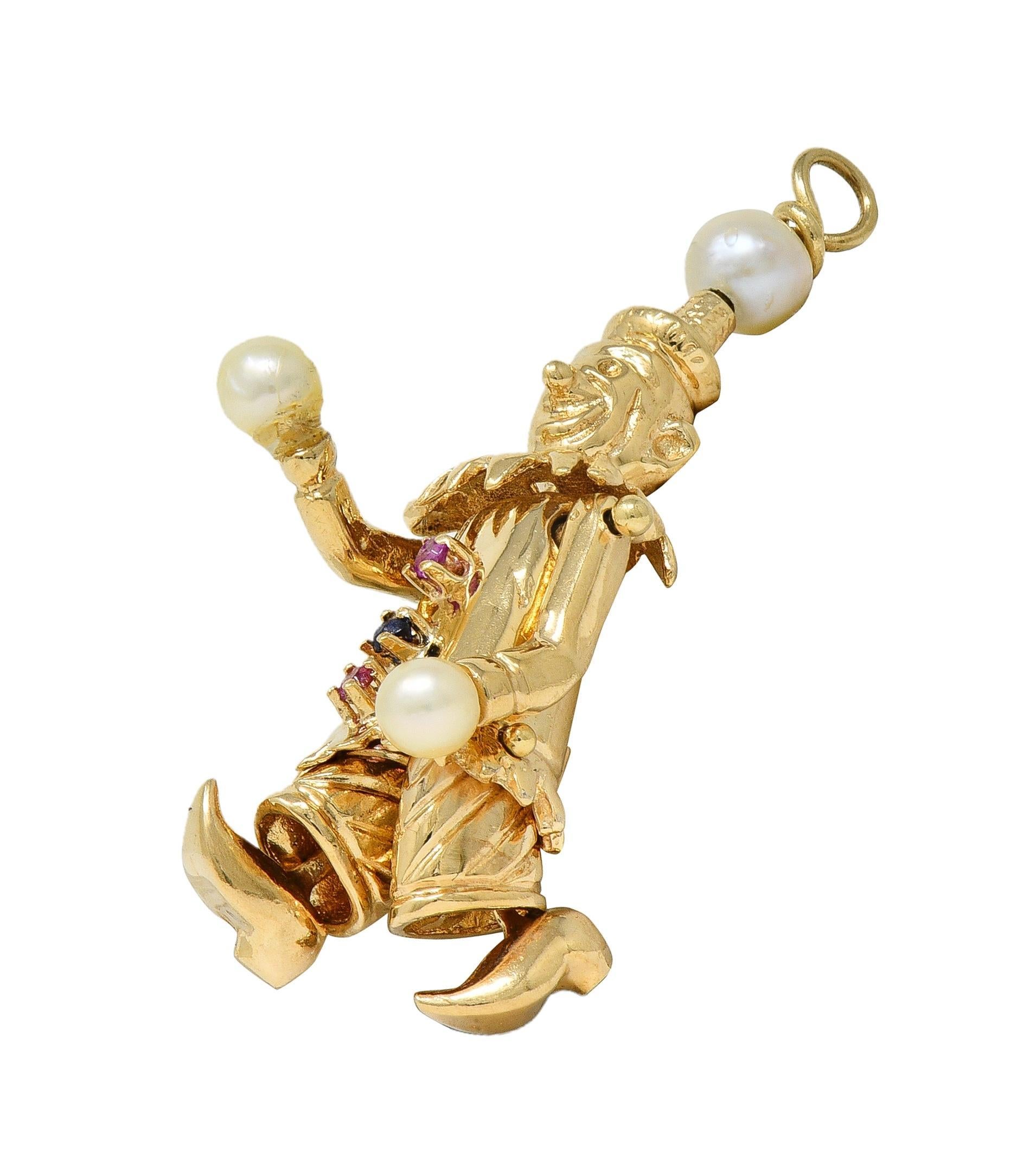 Taille ronde 1960's Multi-Gem Pearl 14 Karat Gold Vintage Articulating Clown Pendant Charm en vente