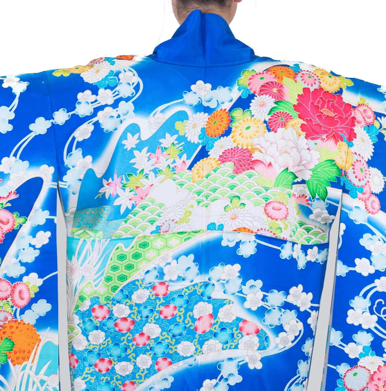 1960S Multicolor & Blue Silk Satin Hand-Printed Embroidered Kimono For Sale 3