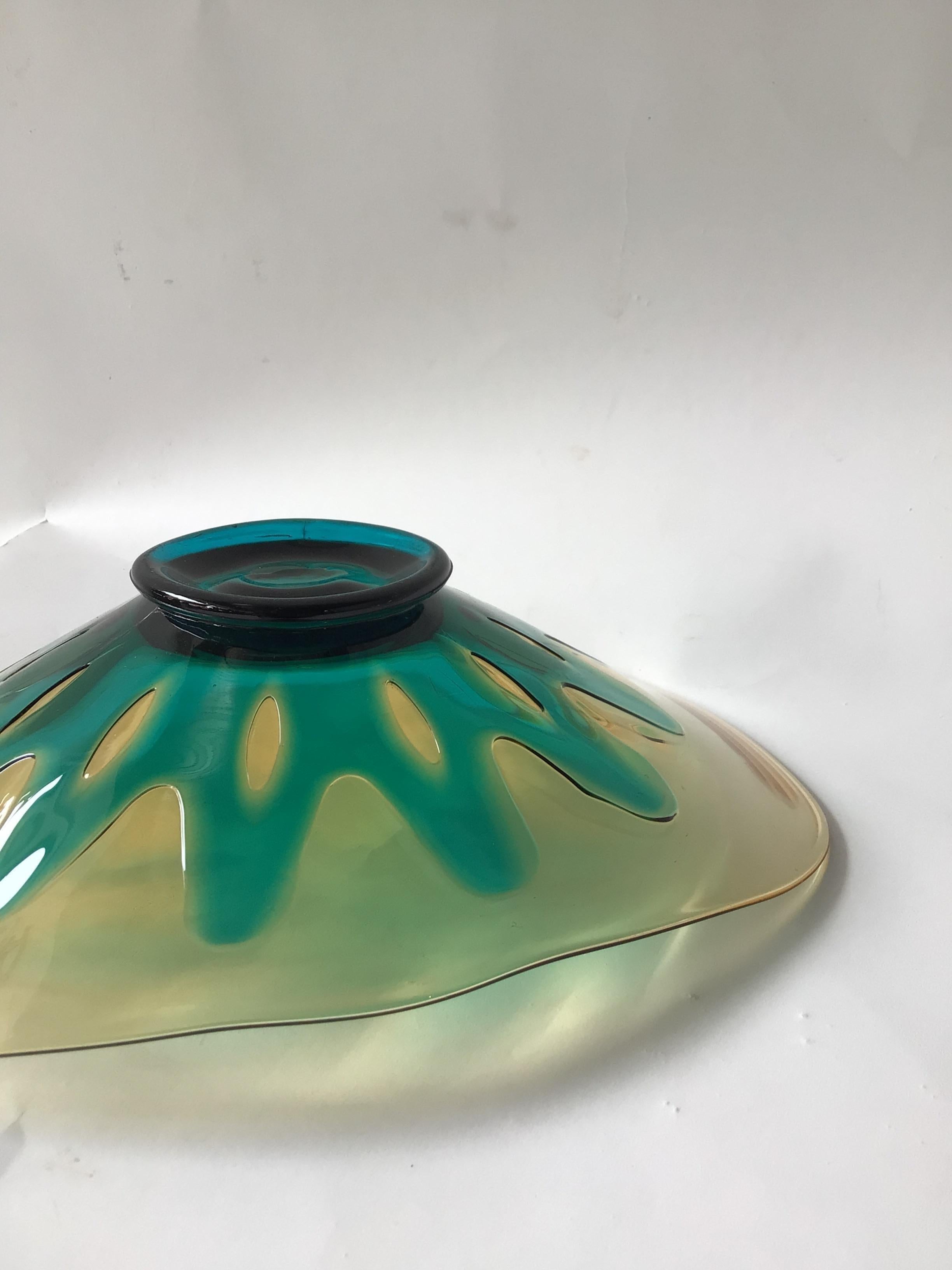 Bol en verre de Murano ambré et turquoise des années 1960 en vente 3