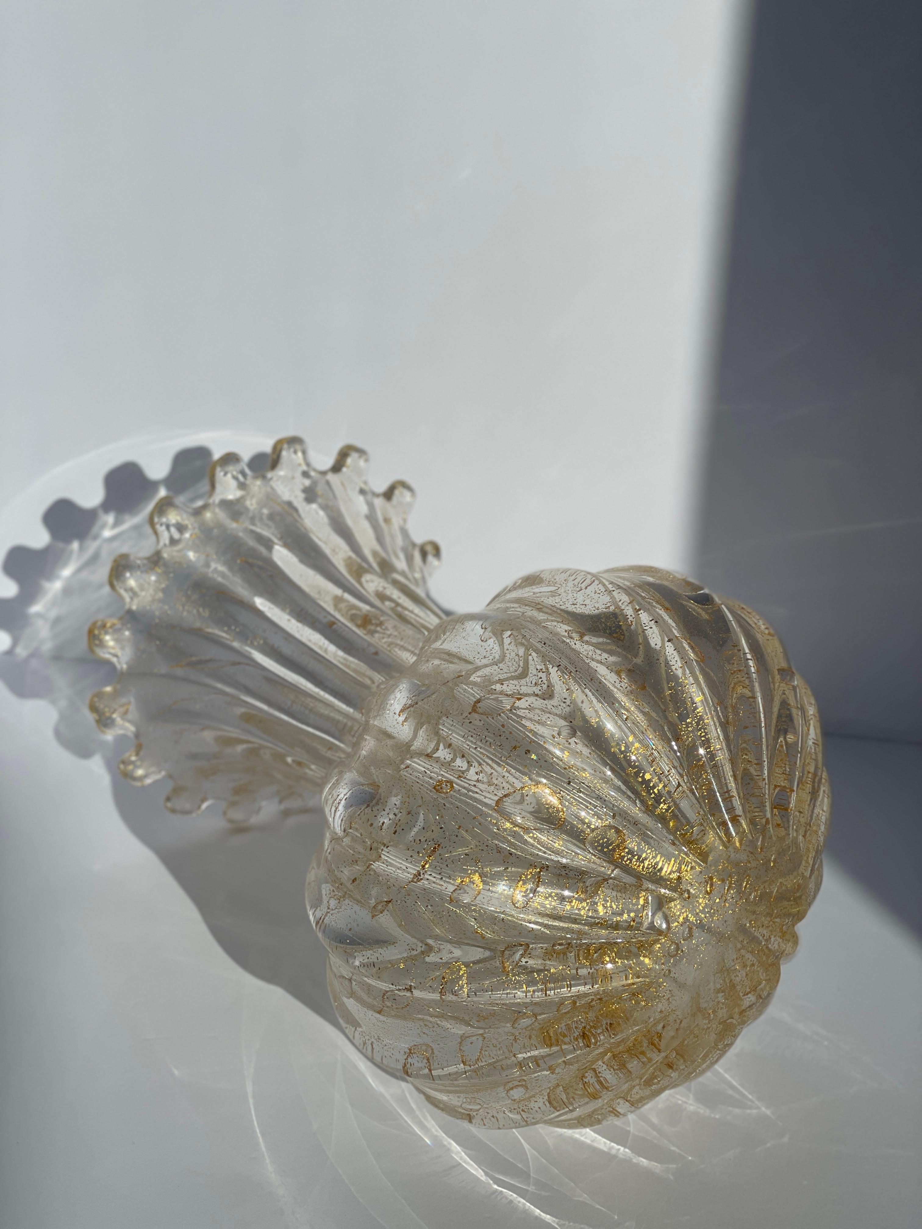 Vaso classico di Murano del 1960 Foglia d'oro, bullicante e a coste In condizioni buone in vendita a Palm Beach, FL