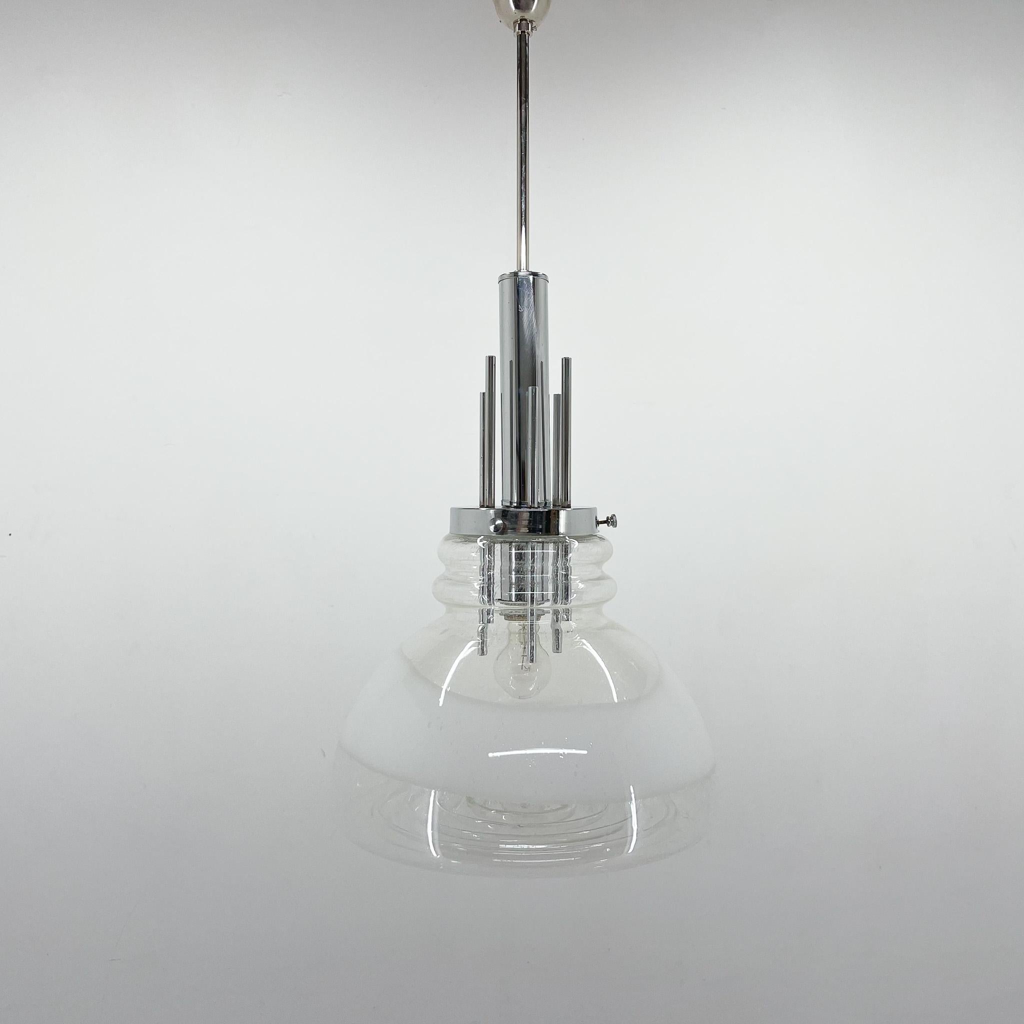 Mid-century Italian pendant light by Mazzega. Made from Murano glass and chrome in Carlo Nason Style. Bulb: 1 x E25-E27.