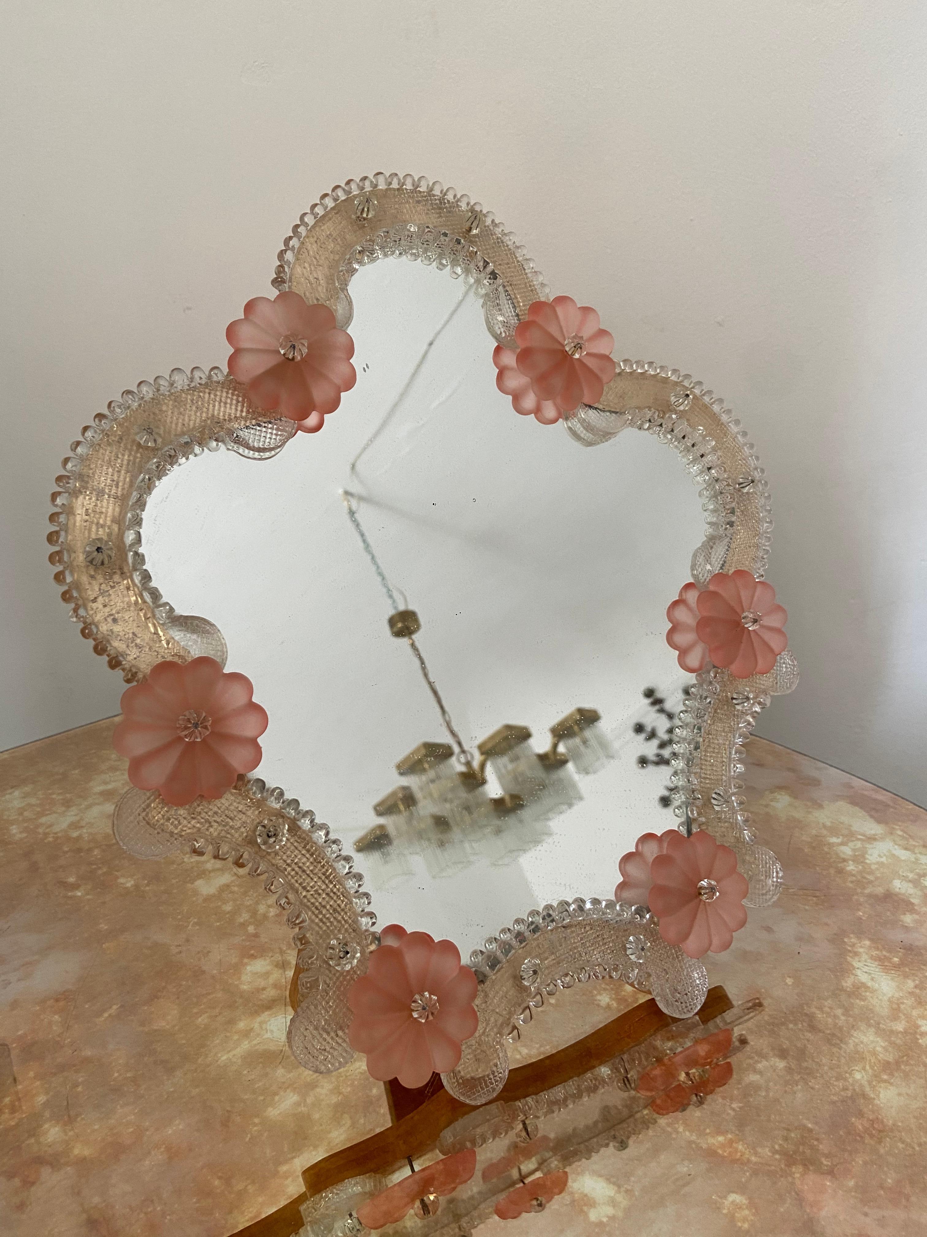 Mid-Century Modern Miroir en verre de Murano des années 1960 en vente