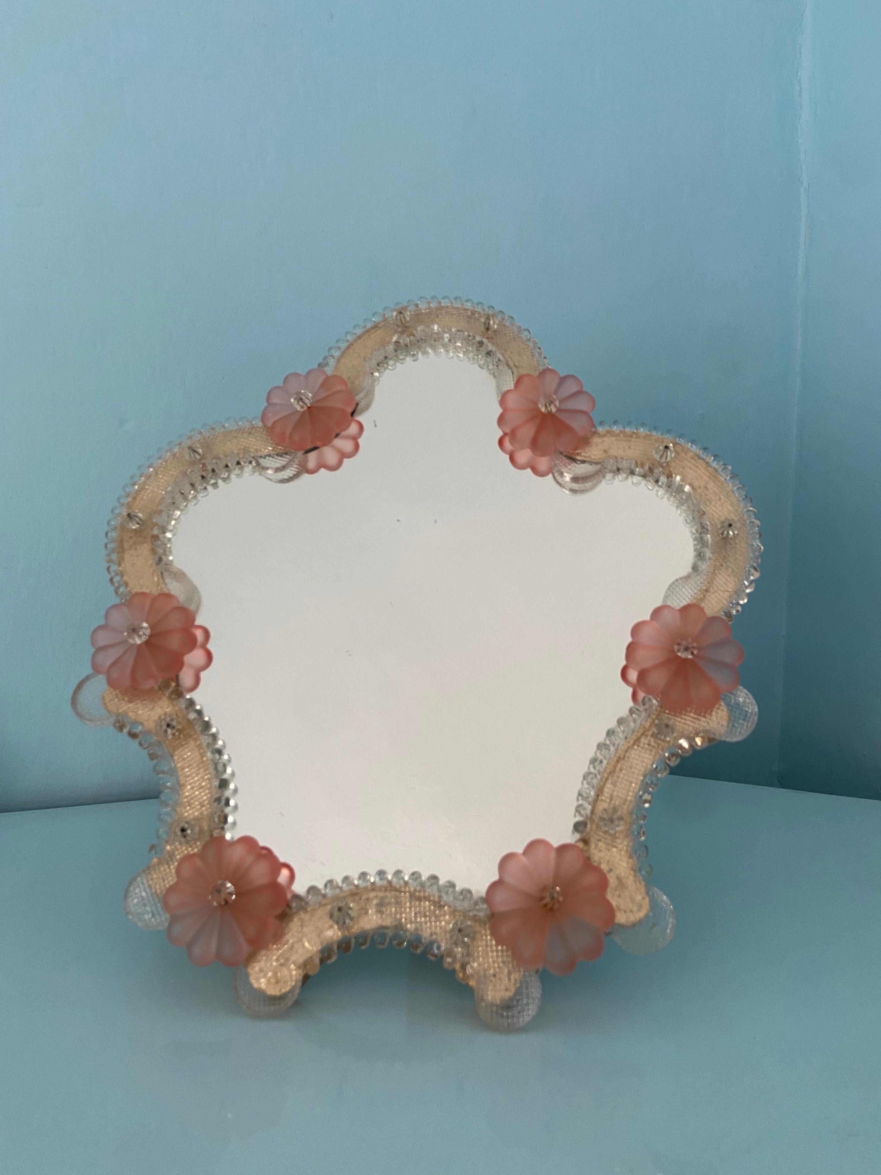 Miroir en verre de Murano des années 1960 en vente 1
