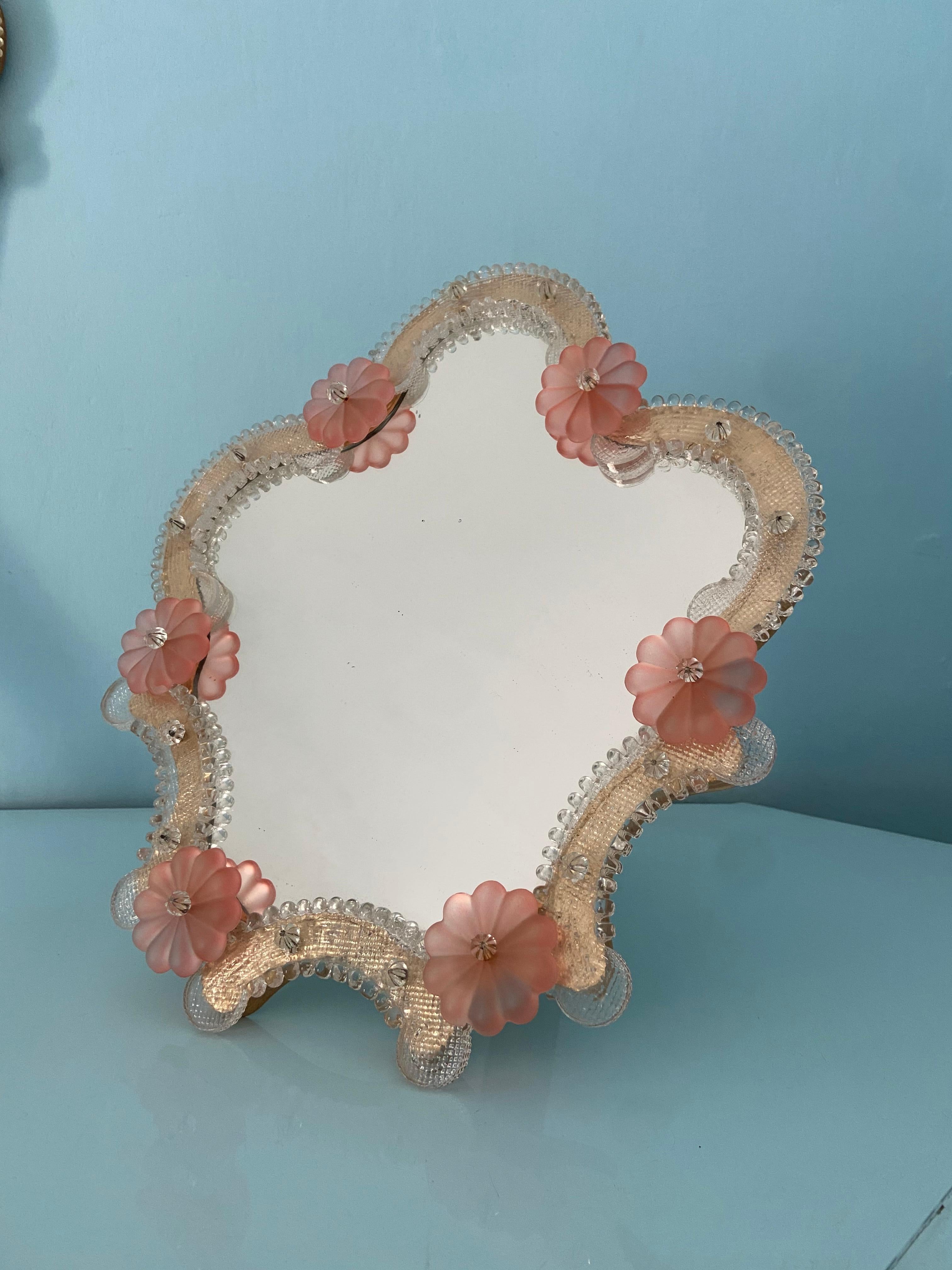Miroir en verre de Murano des années 1960 en vente 2