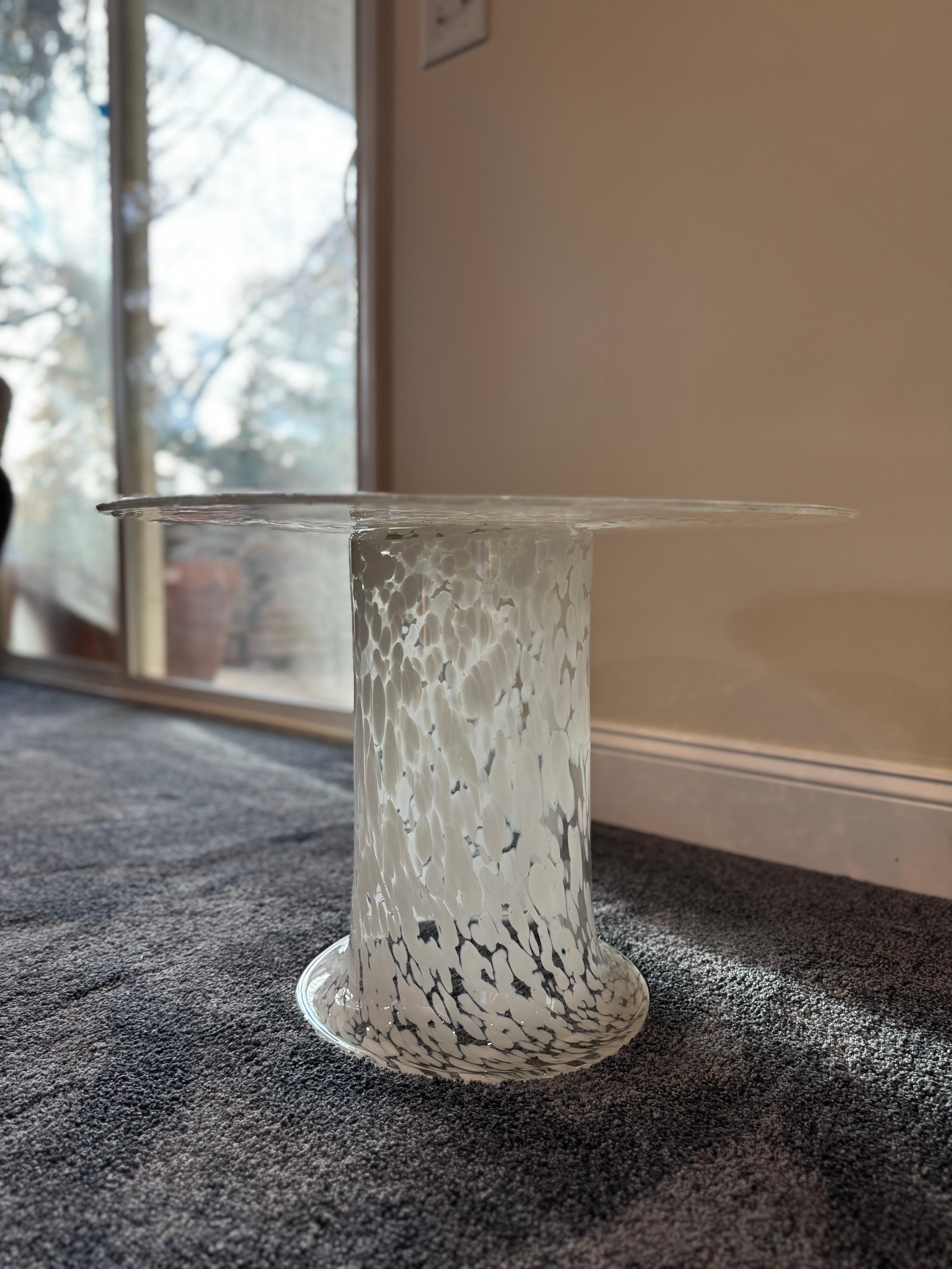 20ième siècle Table d'appoint en verre de Murano des années 1960 en vente